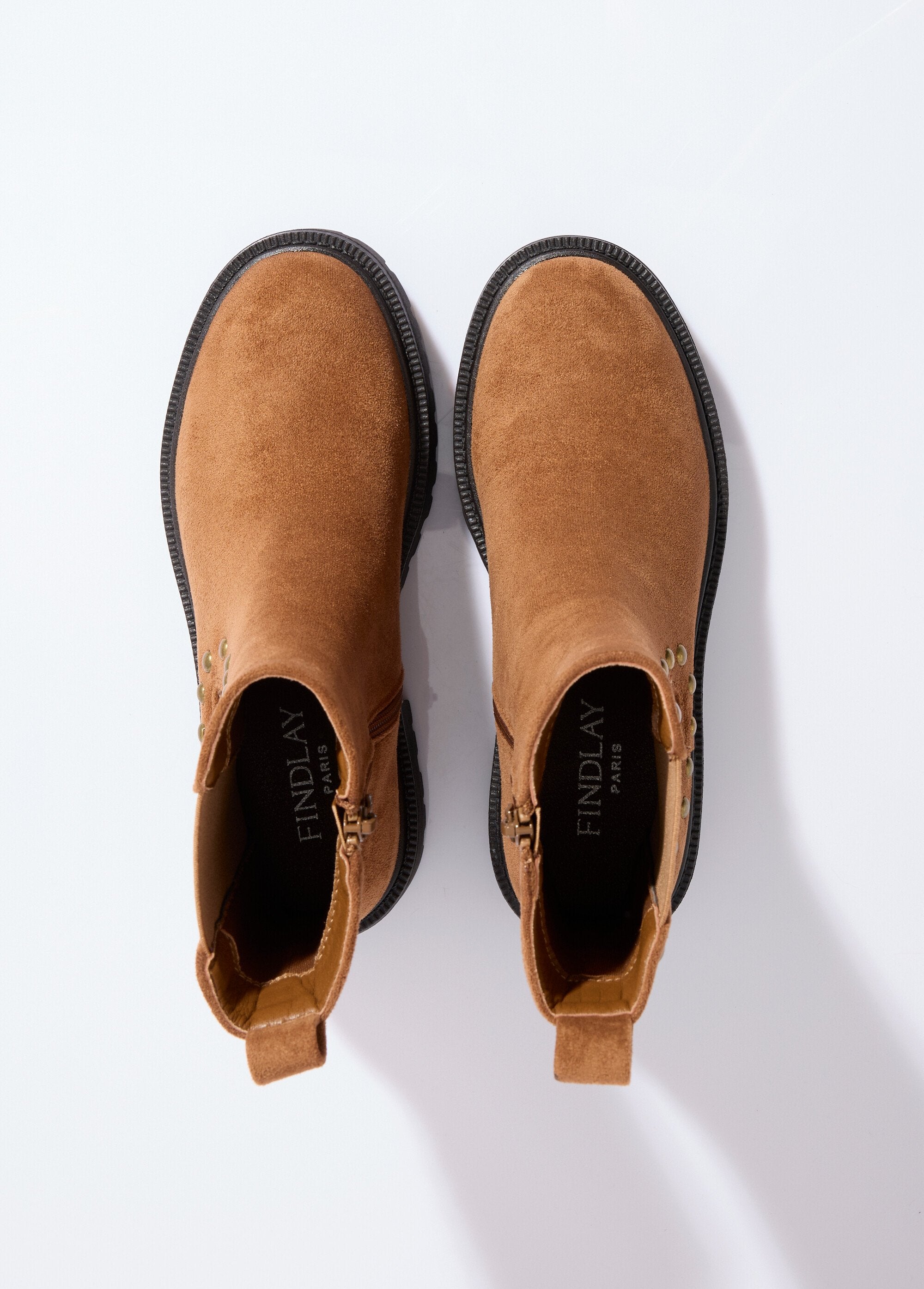 Suede_Chelsea_boots_with_metal_studs_camel_OV1_slim