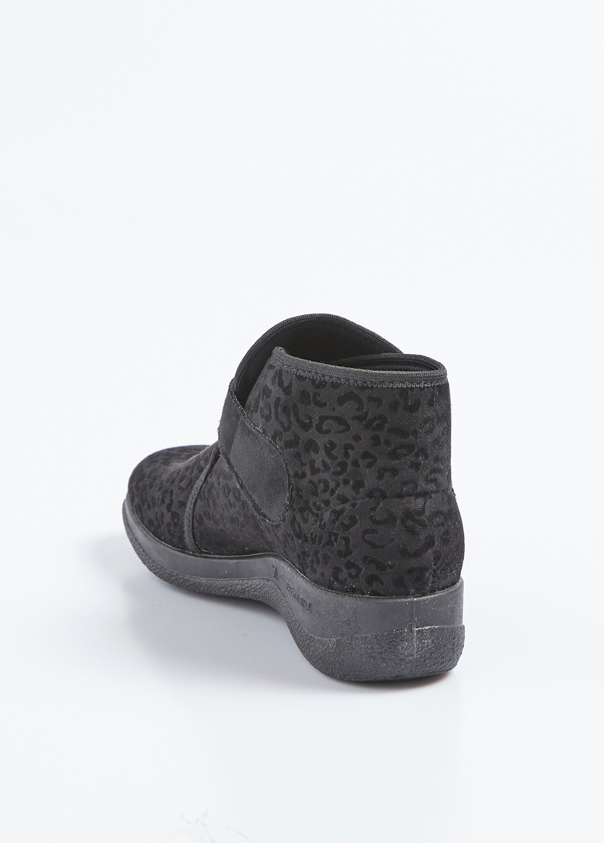 Comfortable_width_Velcro_boots_in_leopard_print_or_plain_Black_DO1_slim