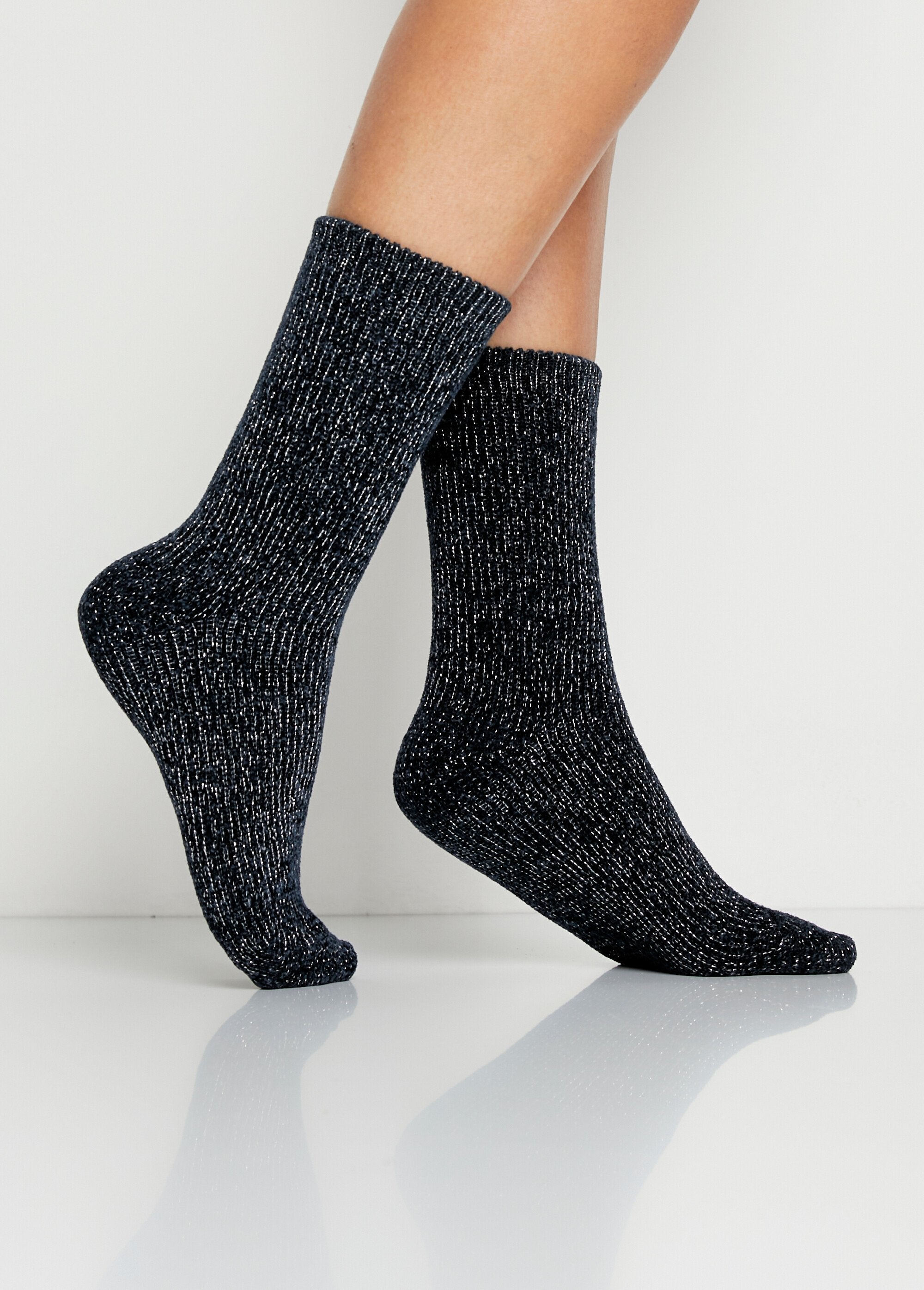 Chenille_knit_matching_socks_Assorted_navy_lot_2_DR1_slim