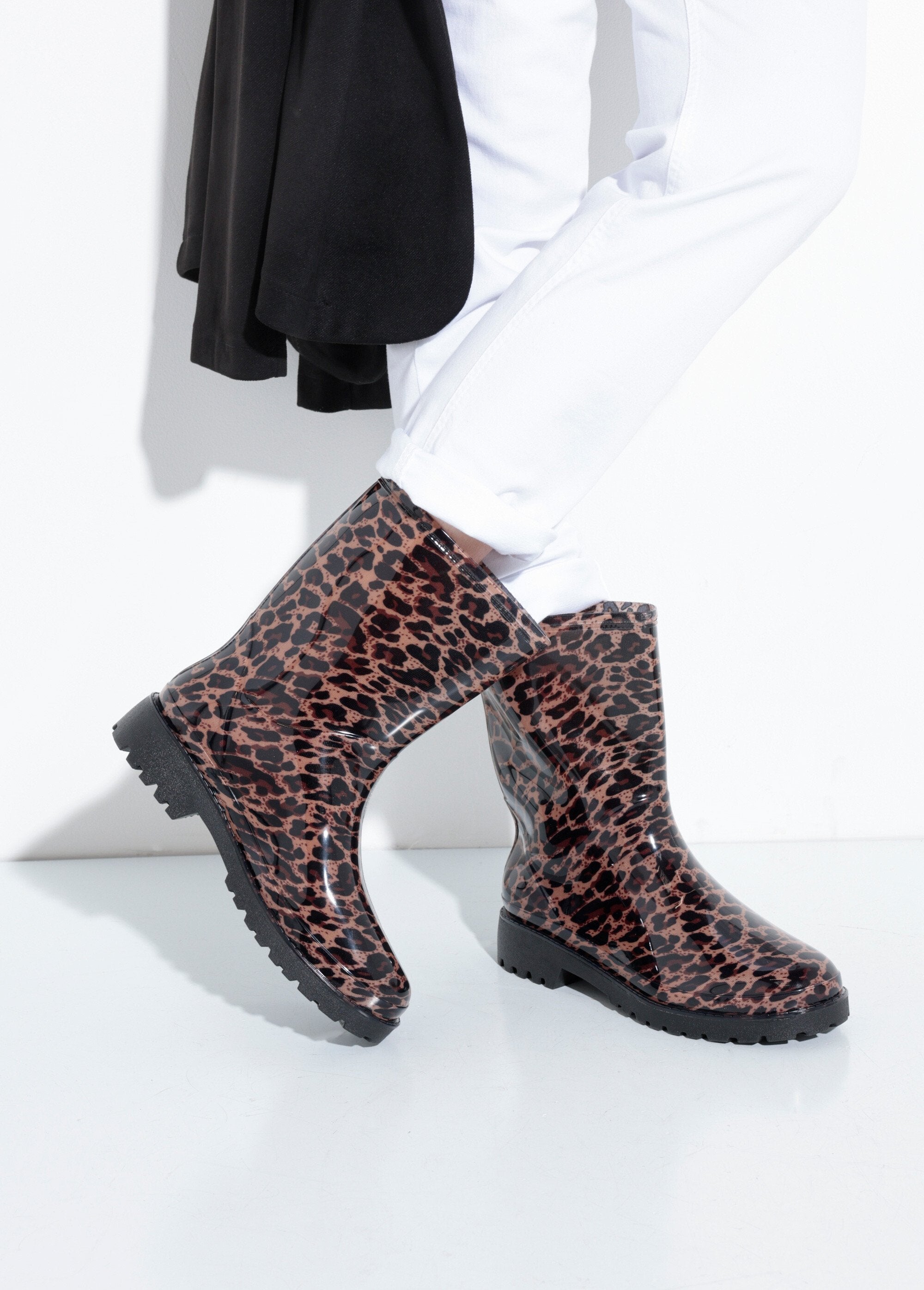 Leopard_rain_boots_with_notched_sole_Leopard_SF1_slim
