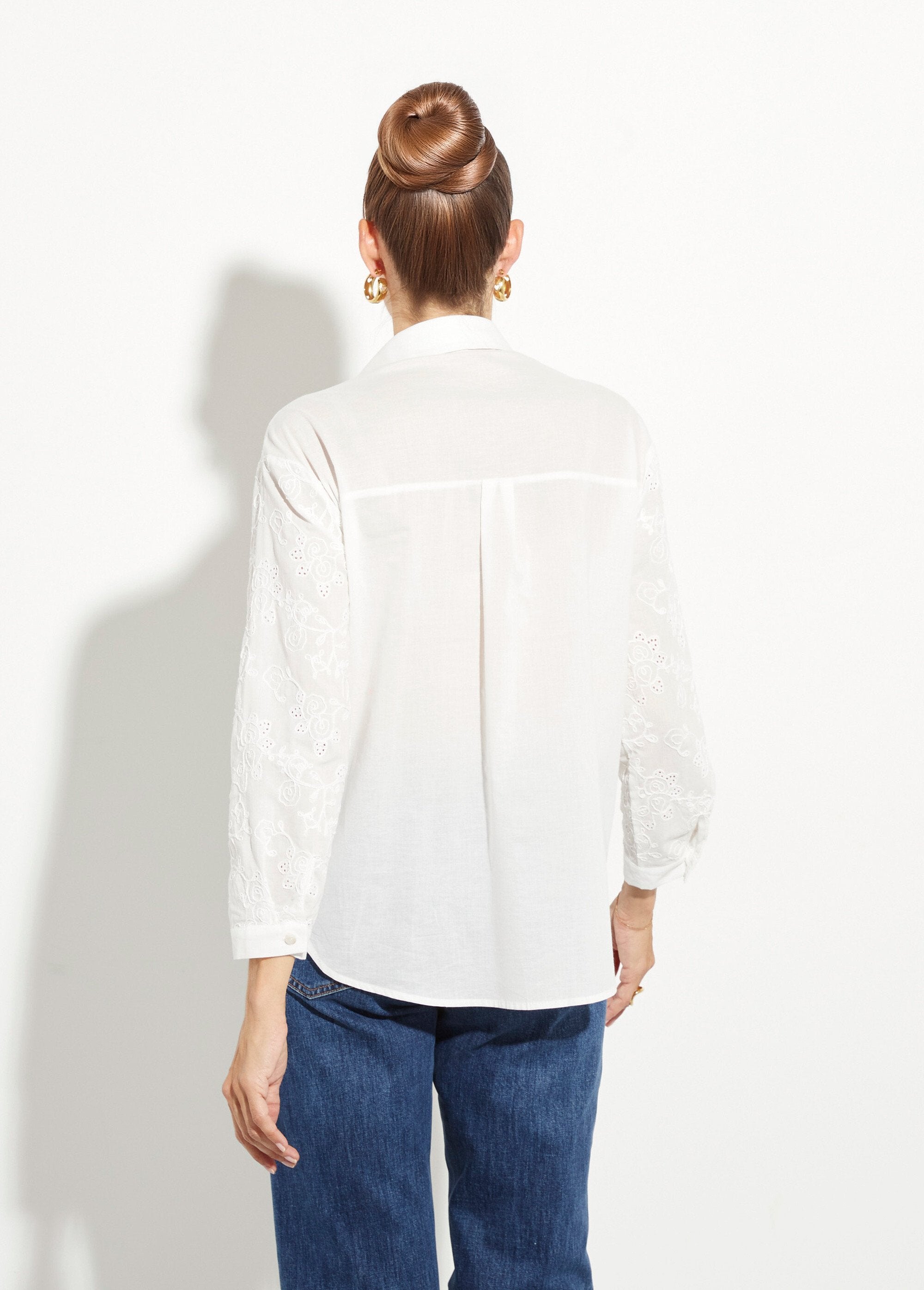 Embroidered_cotton_blouse_with_floral_pattern_White_DO1_slim