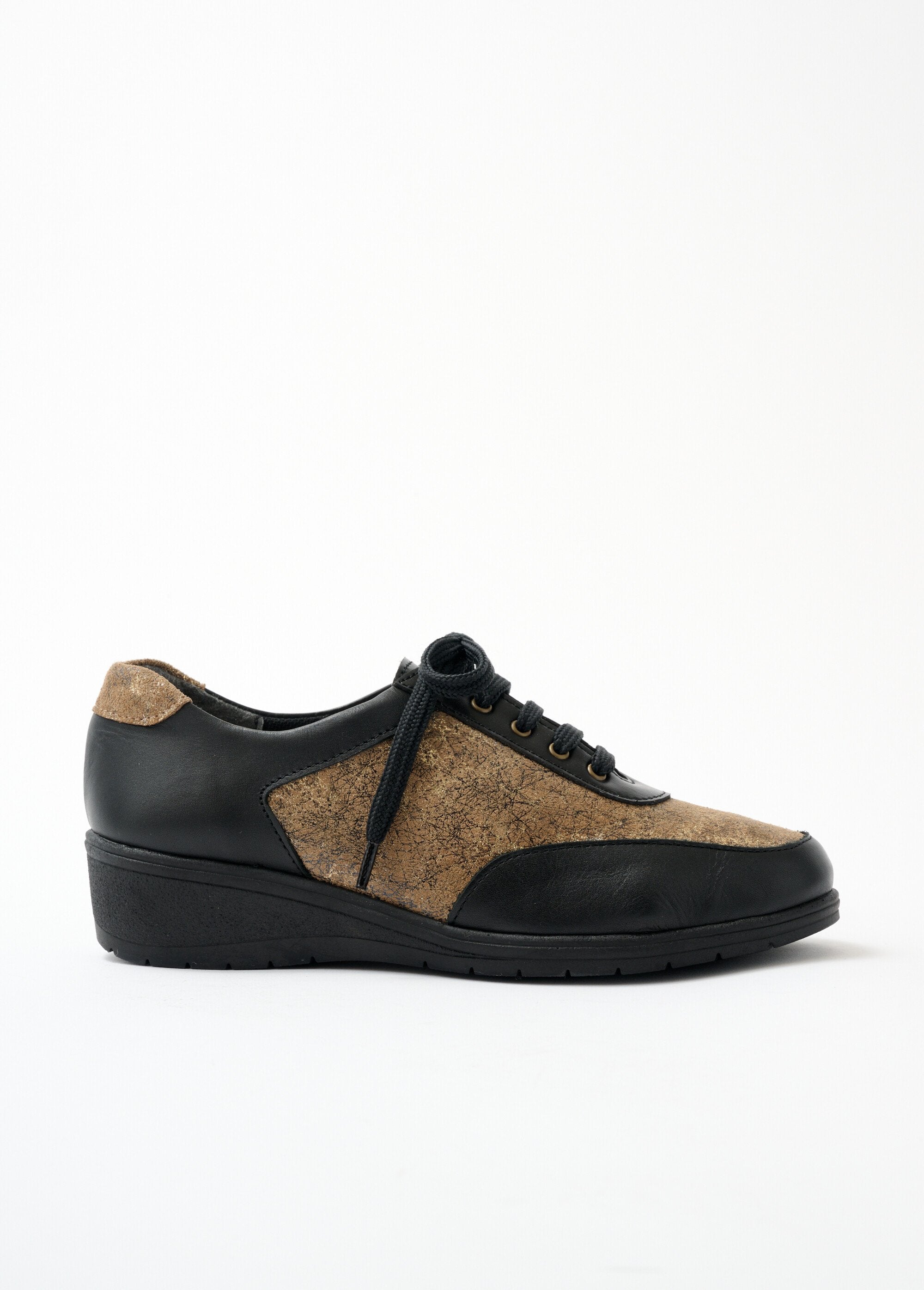 Comfort_width_lace-up_leather_derbies_Black_and_gold_DR1_slim
