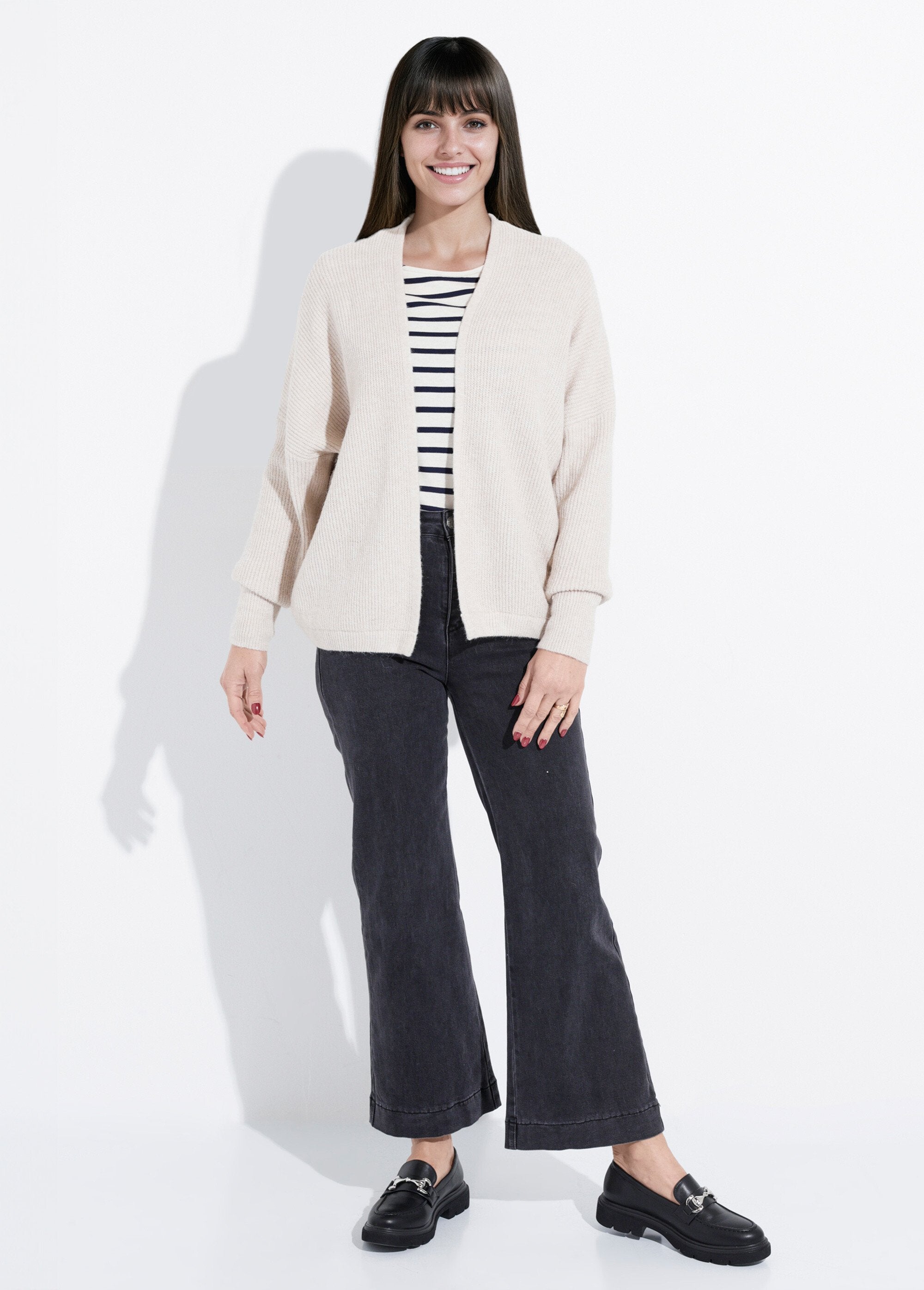 Edge-to-edge_waistcoat,_tightened_cuffs_Beige_SF1_slim