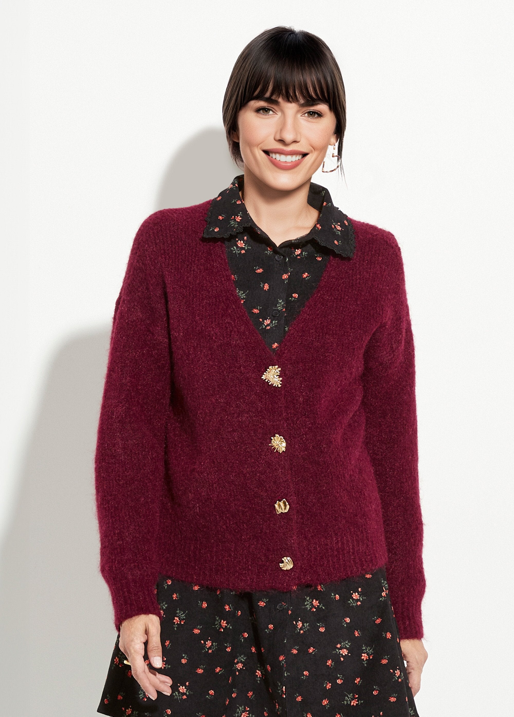 Warm_wool_vest_with_jewel_buttons_Bordeaux_FA1_slim