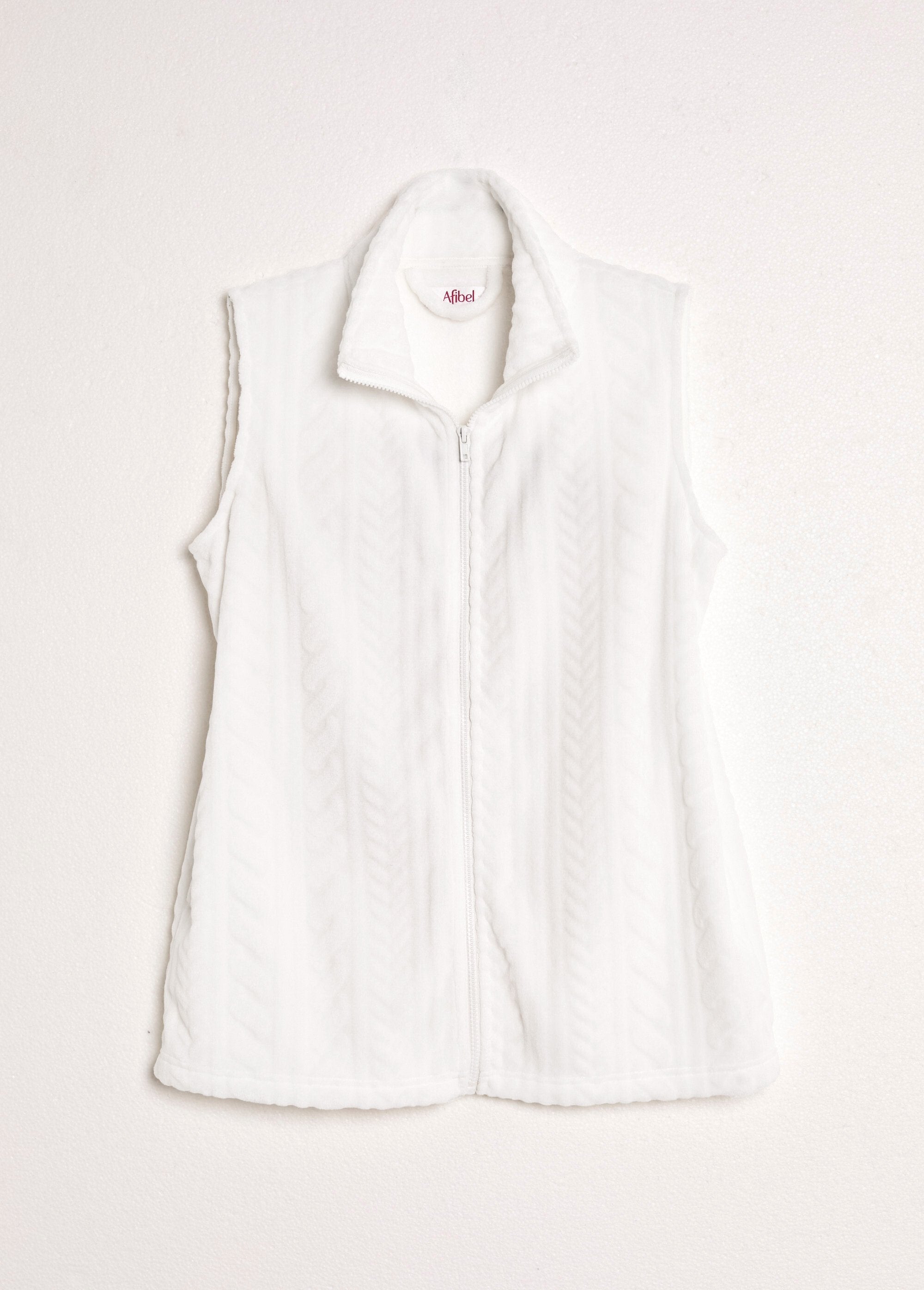 Sleeveless_zipped_fleece_vest_with_plush_feel_White_AP1_slim