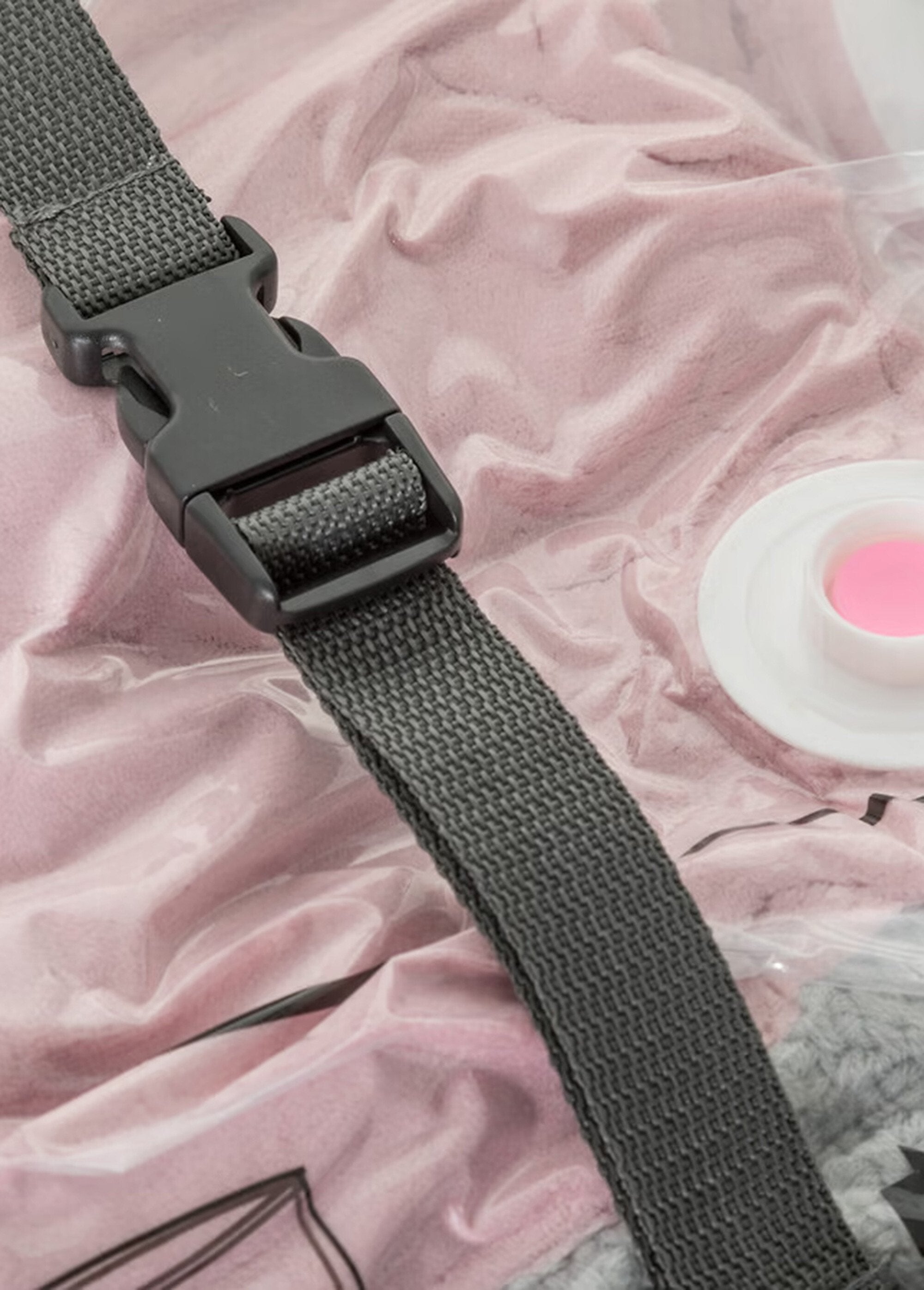 Small_vacuum_storage_bag_Gray_DE4_slim