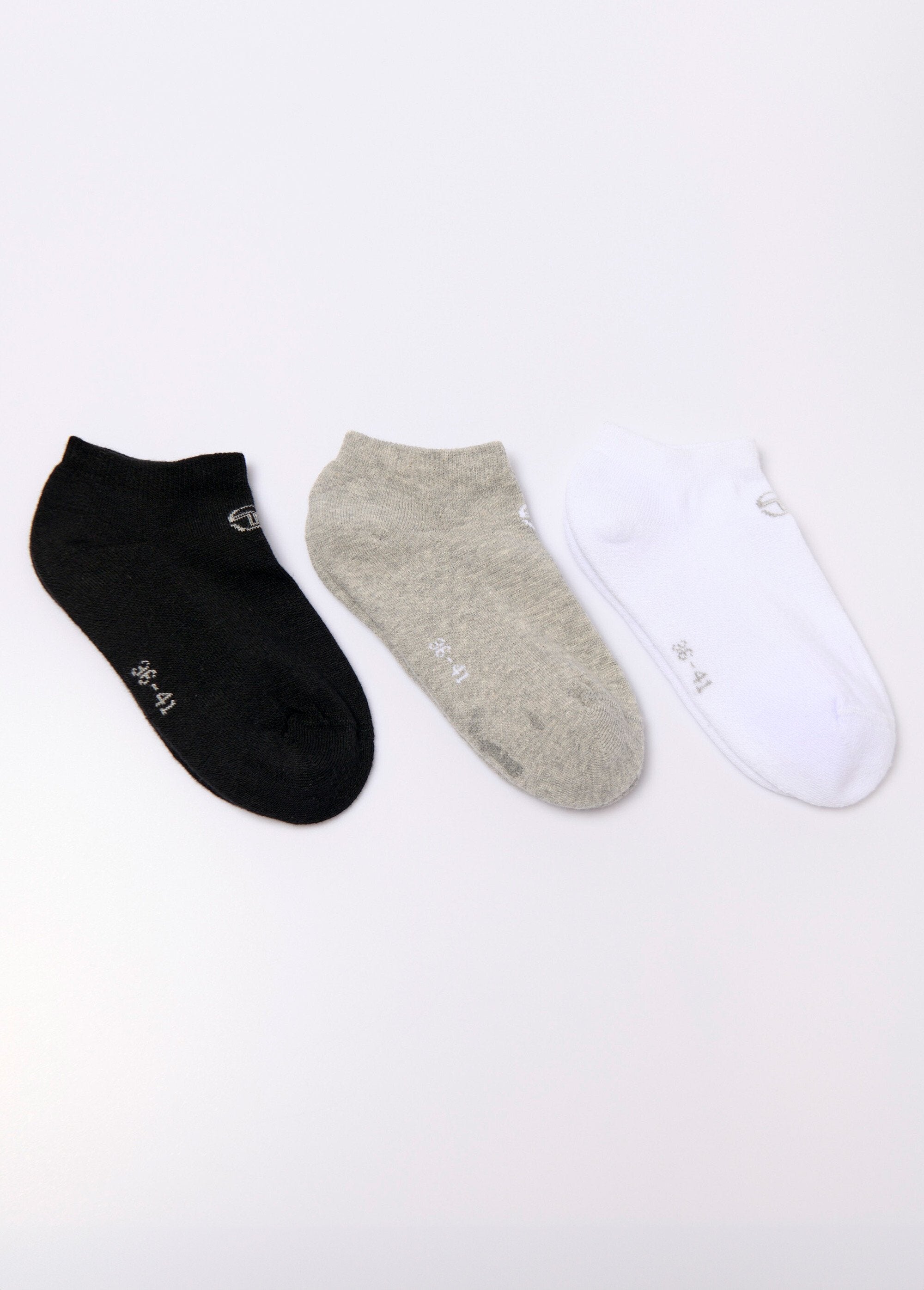 Pack_of_3_assorted_socks_Grey_lot_3_DE1_slim