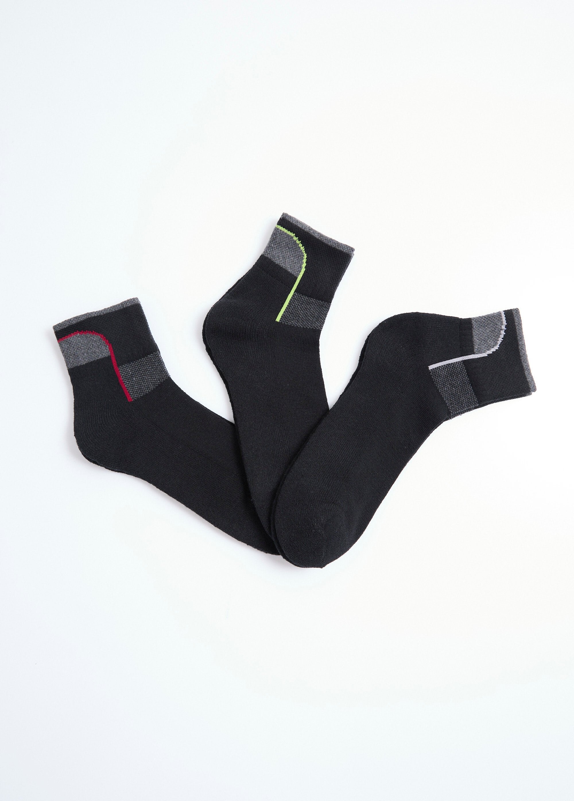 Pack_of_3_assorted_sports_socks_Green_Assortments_FA1_slim