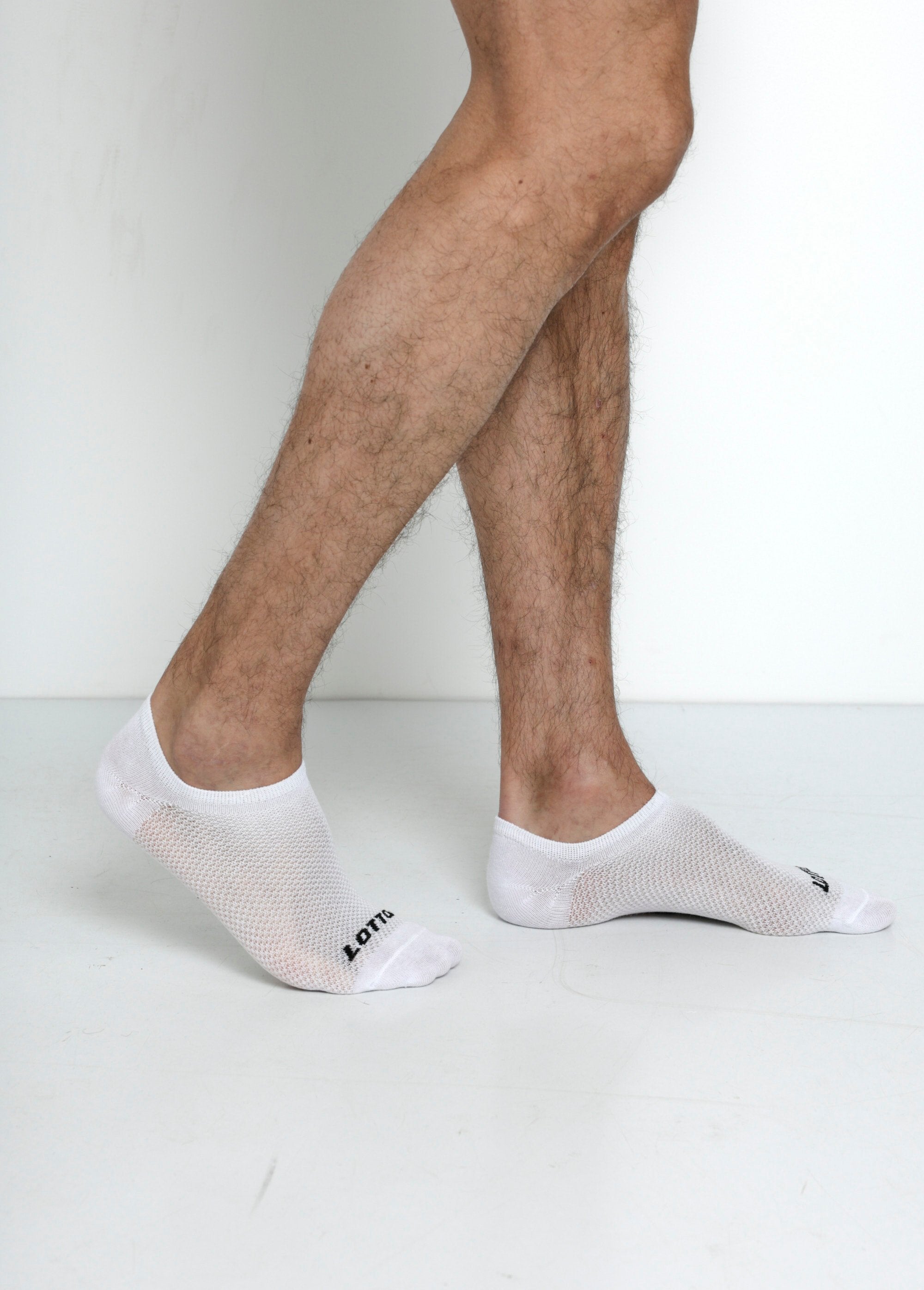 Pack_of_3_sports_socks,_logo_White_DR1_slim