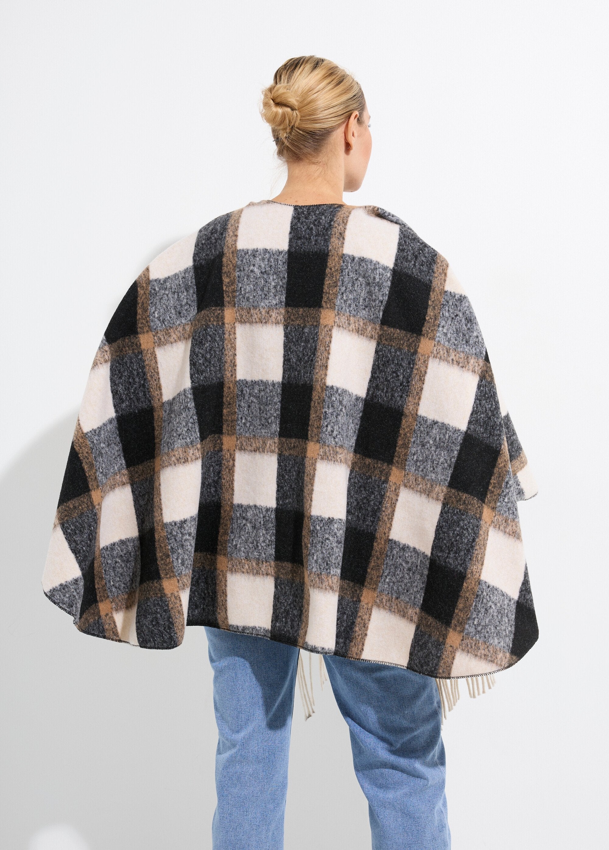 Wool-look_checked_cape_coat_Black_tiles_DO1_slim