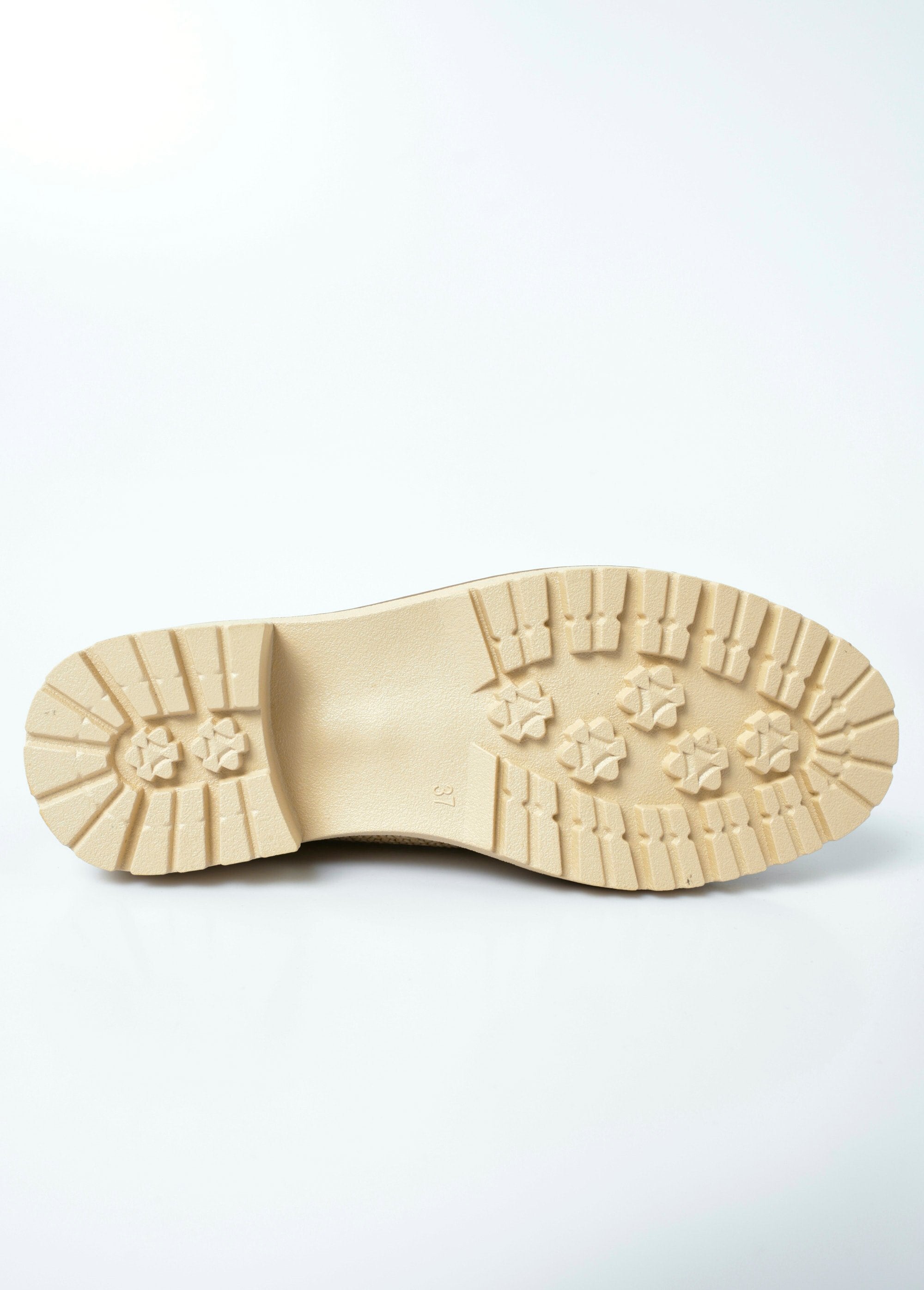 Two-material_moccasin_with_woven_and_suede_effect_Beige_UN1_slim