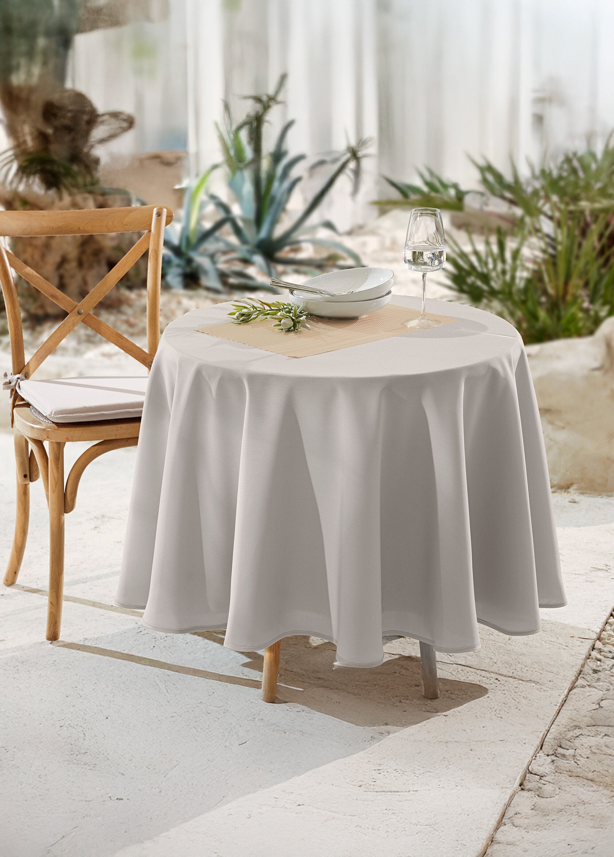 Plain_tablecloth,_easy_care_Dune_FA1_slim