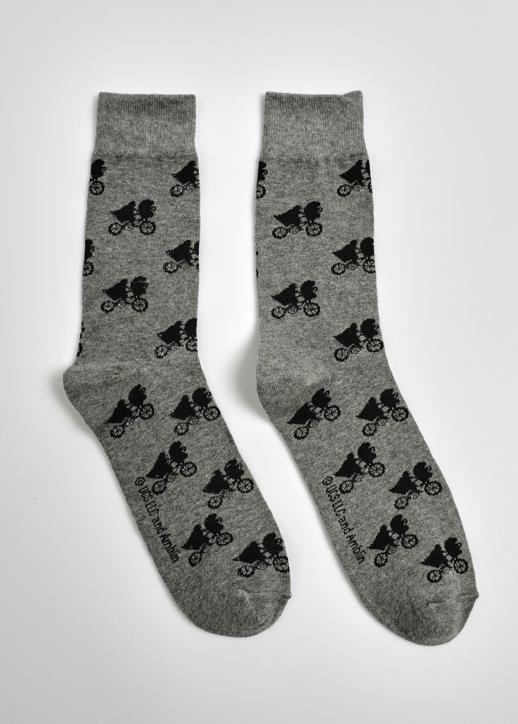 Pair_of_ET_license_socks_Dark_gray_FA1_slim