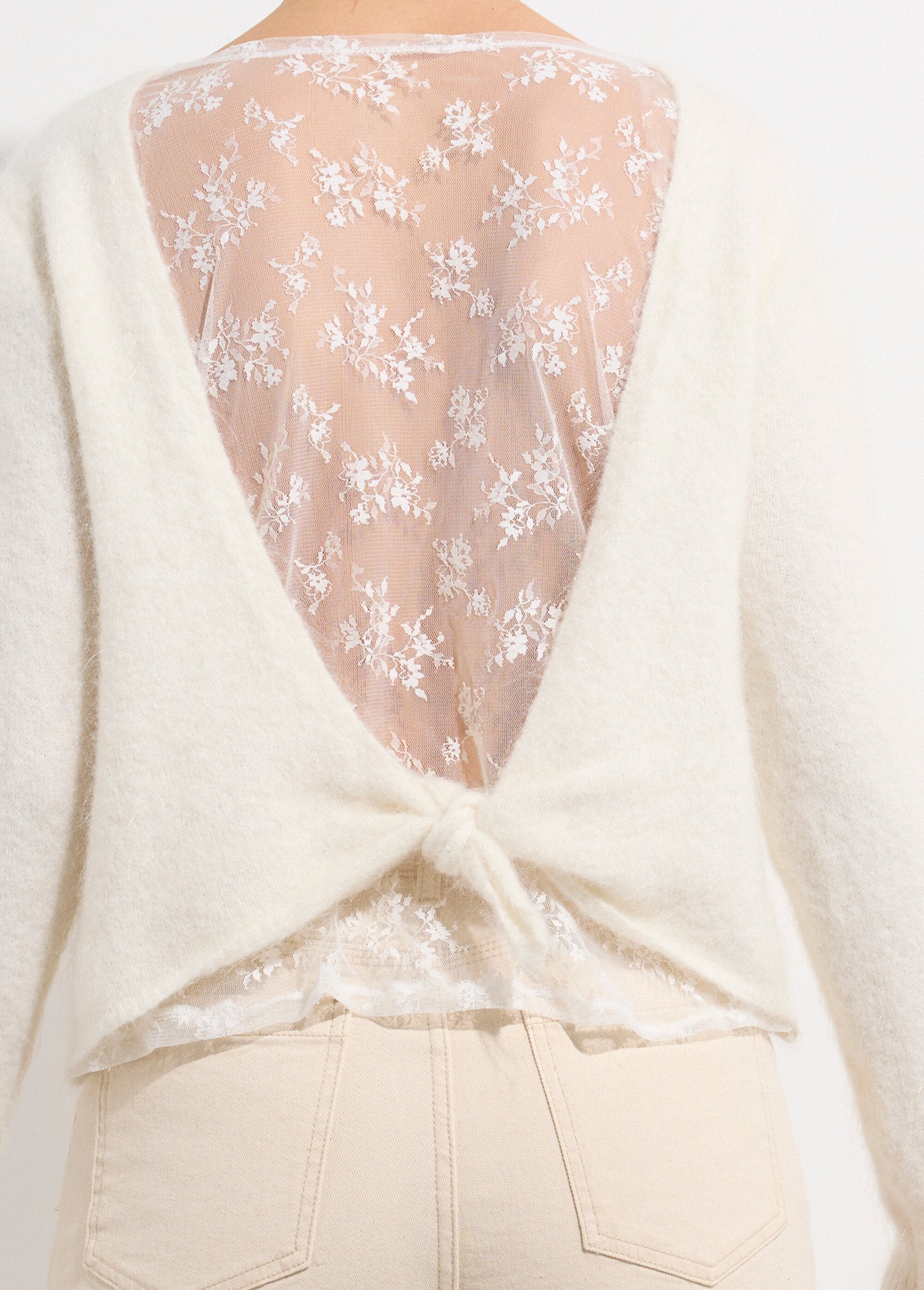 Wool_sweater_with_lace_back_detail_Ecru_DE2_slim