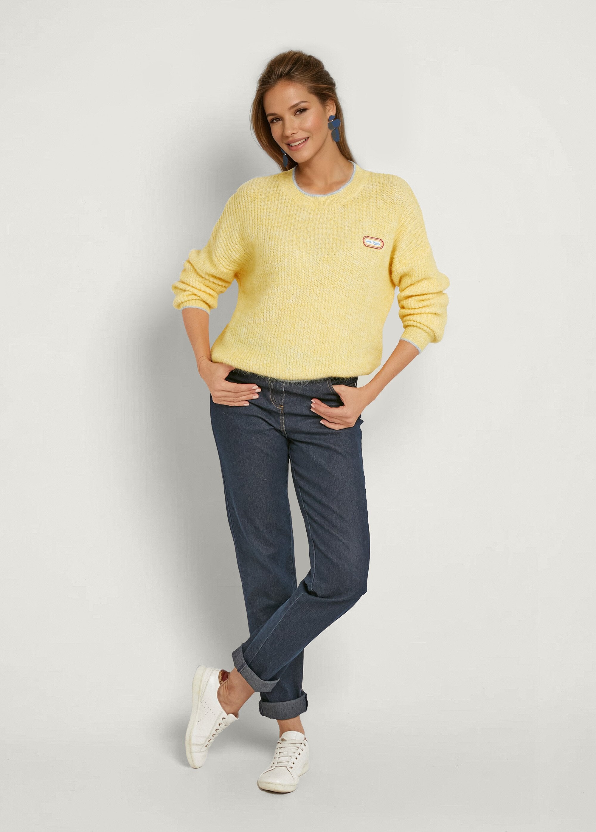 Warm_sweater_with_wool_message_patch_Light_yellow_SF1_slim