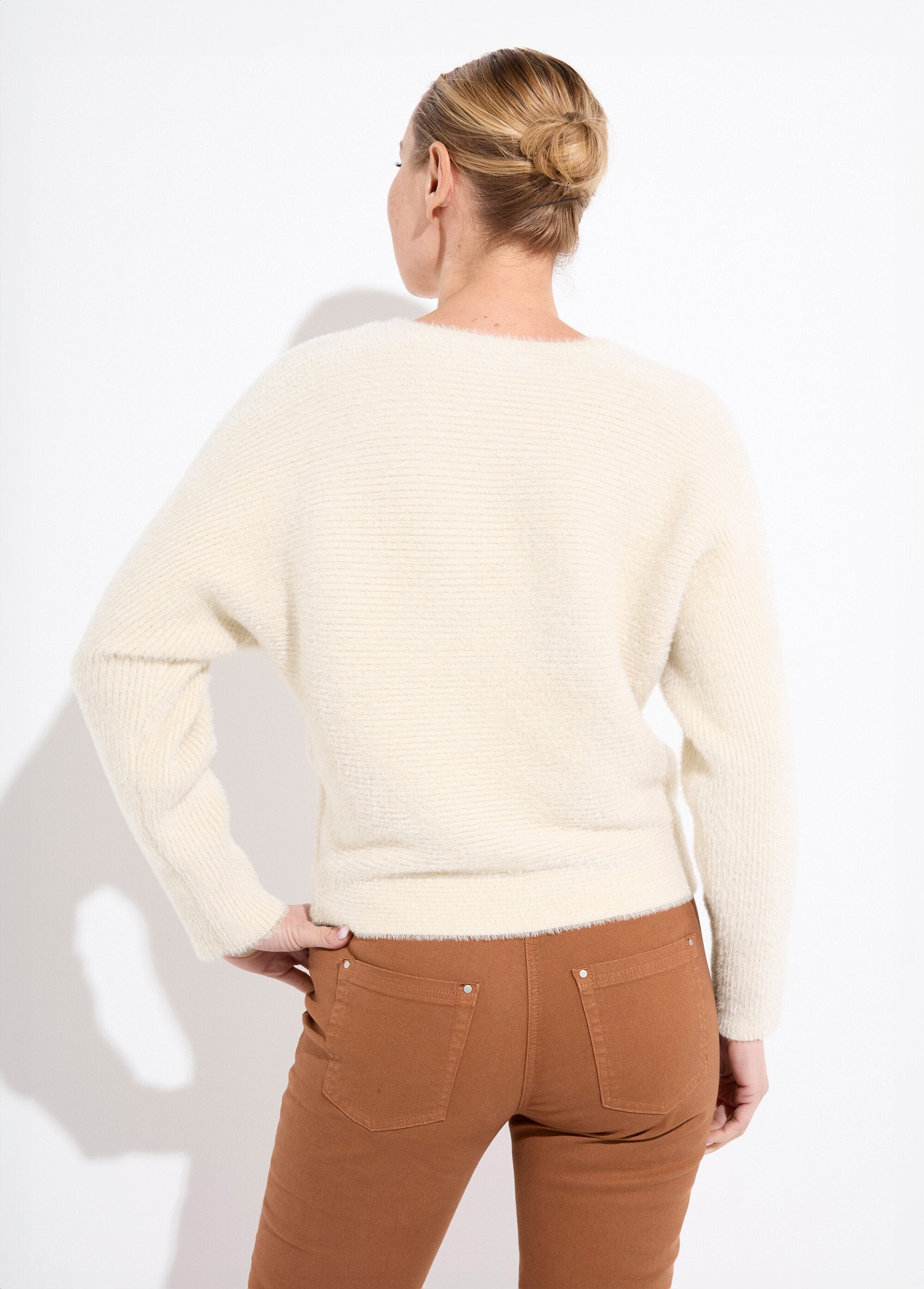 Ribbed_round-neck_sweater_with_boxed_armholes_Ecru_DO1_slim