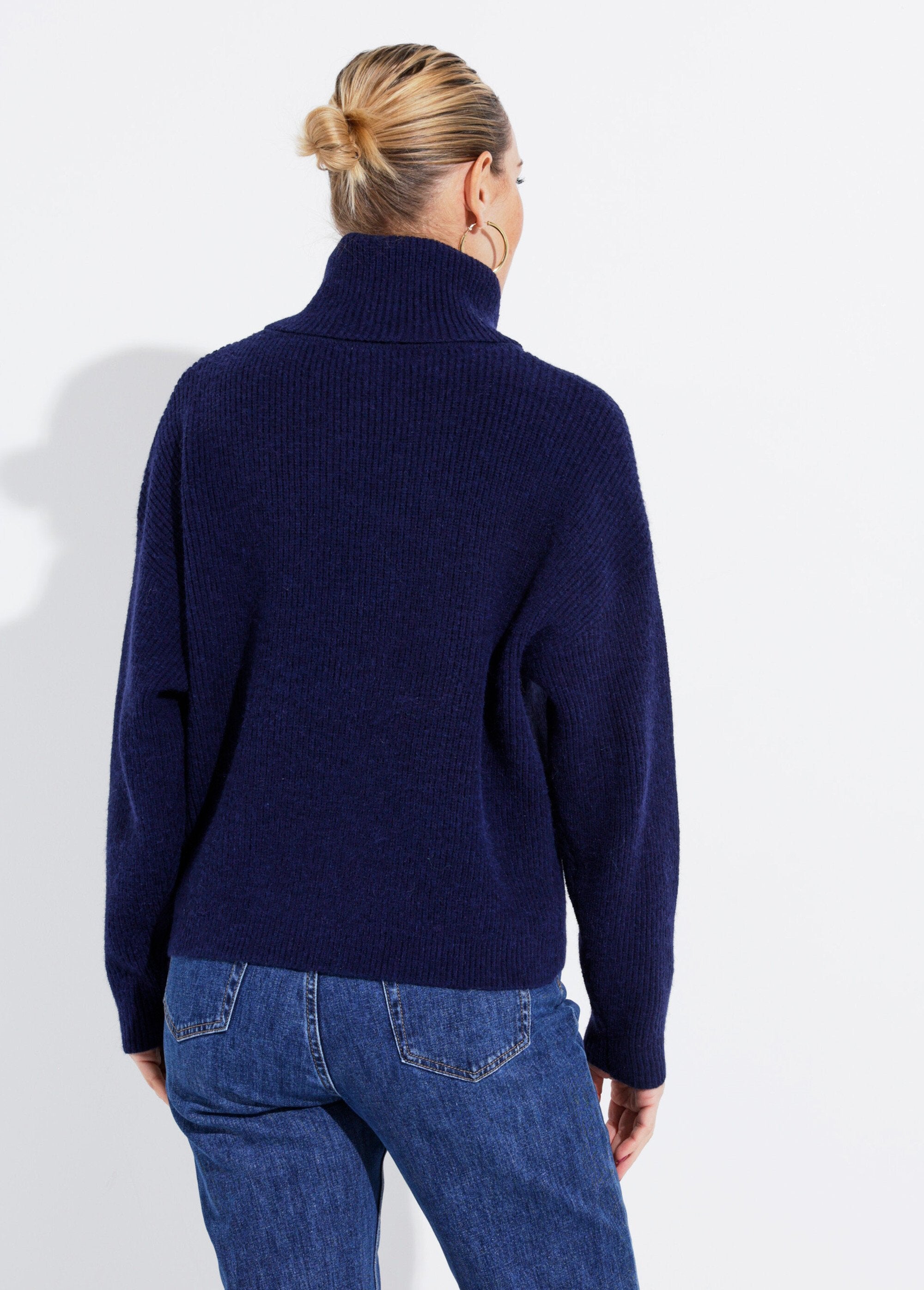 Knitted_sweater_with_soft_turtleneck_Marine_DO1_slim