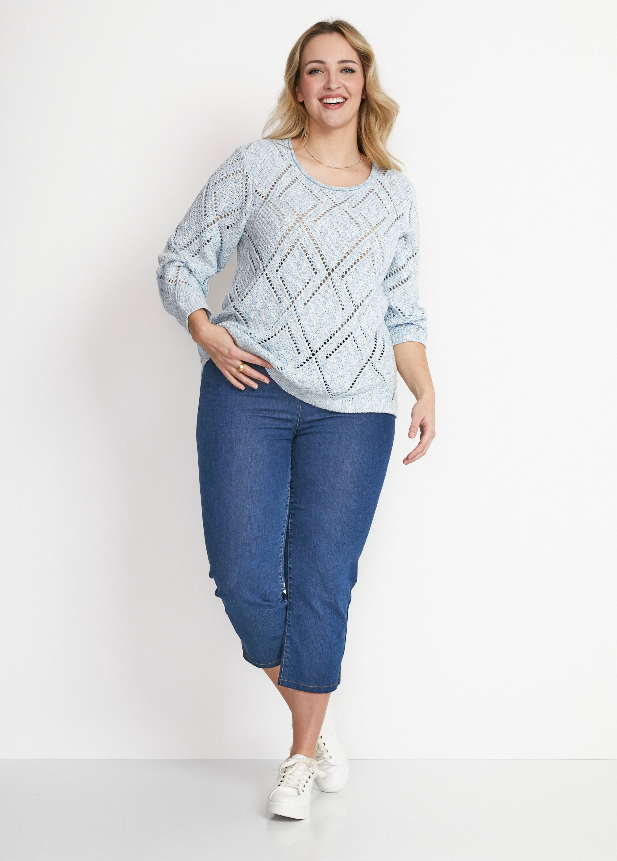 Openwork_stranded_knit_sweater_Blue_SF1_curvy