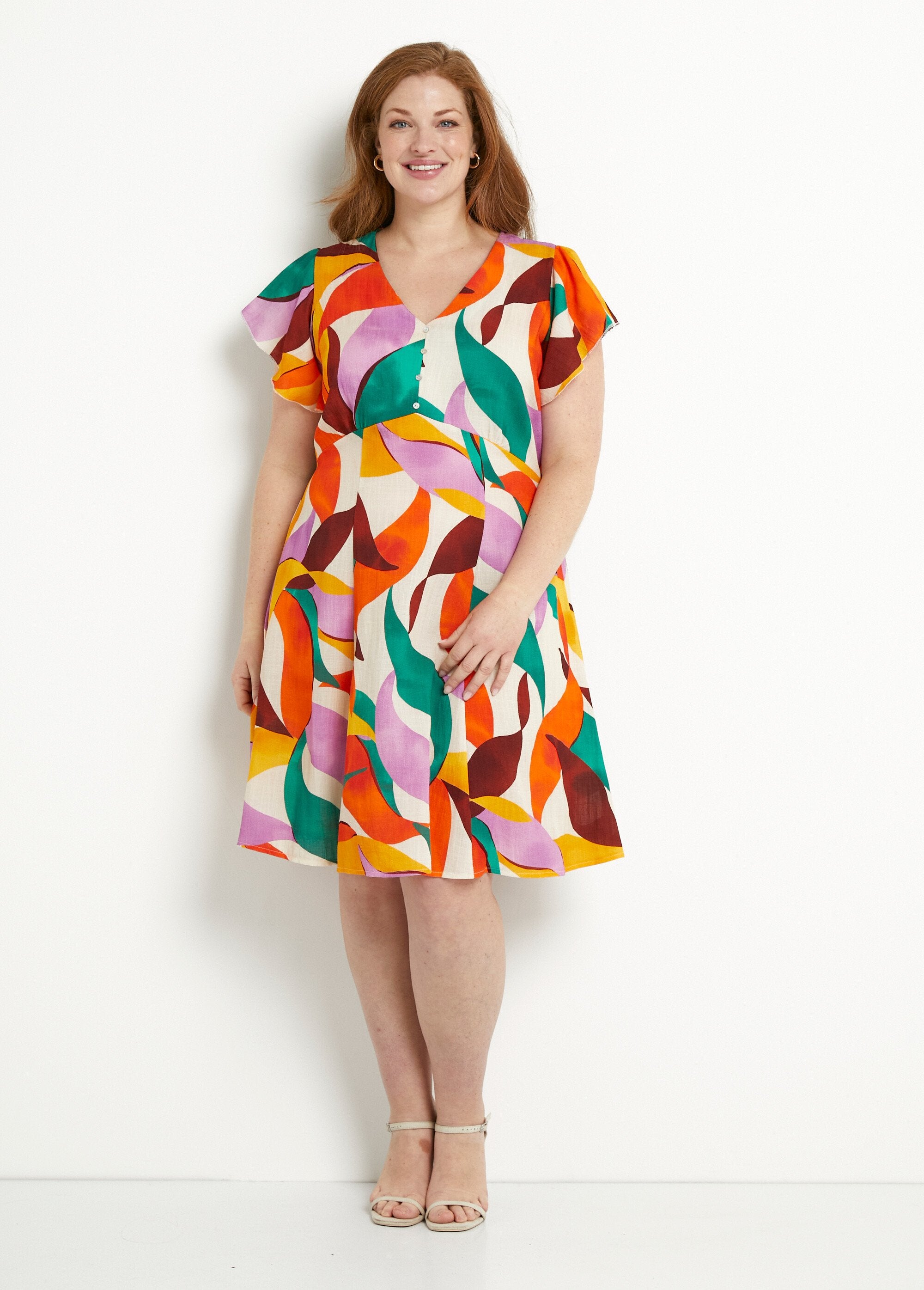 Short_V-neck_dress_with_floral_print_linen_look_Orange_and_green_FA1_curvy