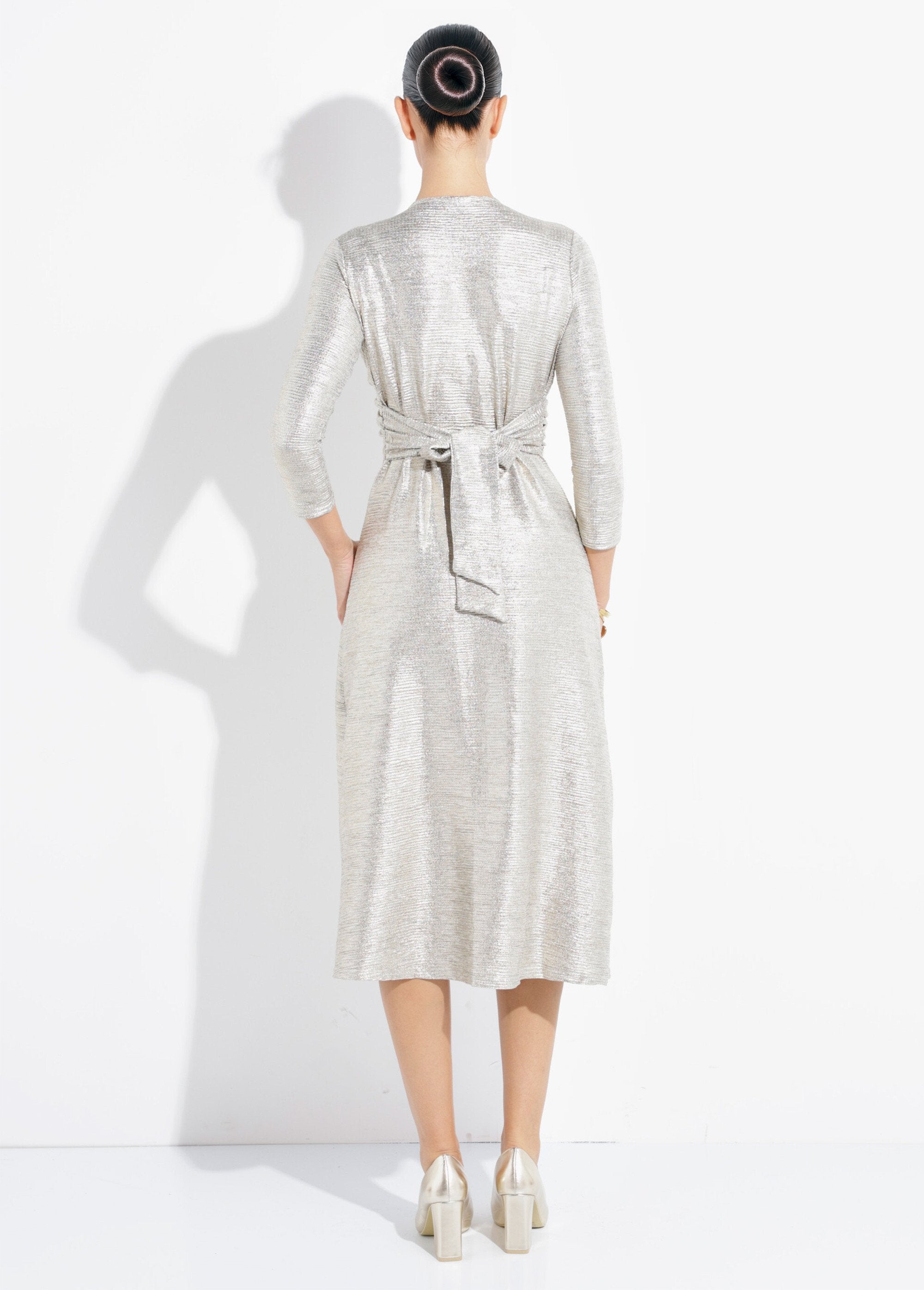 Long,_shiny_dress_with_pleated_V-neck_Golden_DO1_slim