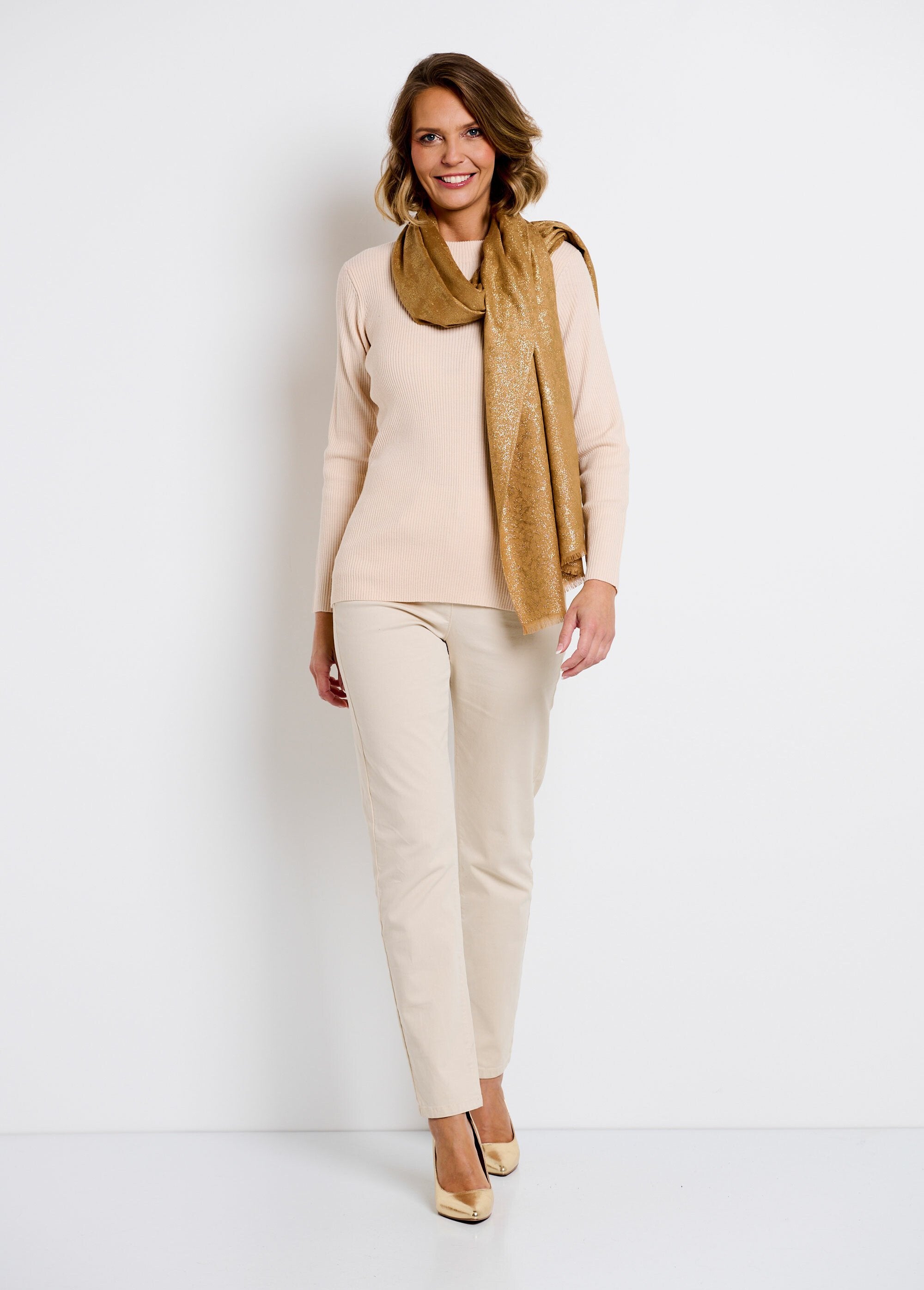 Fine_scarf_with_metallic_animal_pattern_camel_SF1_slim