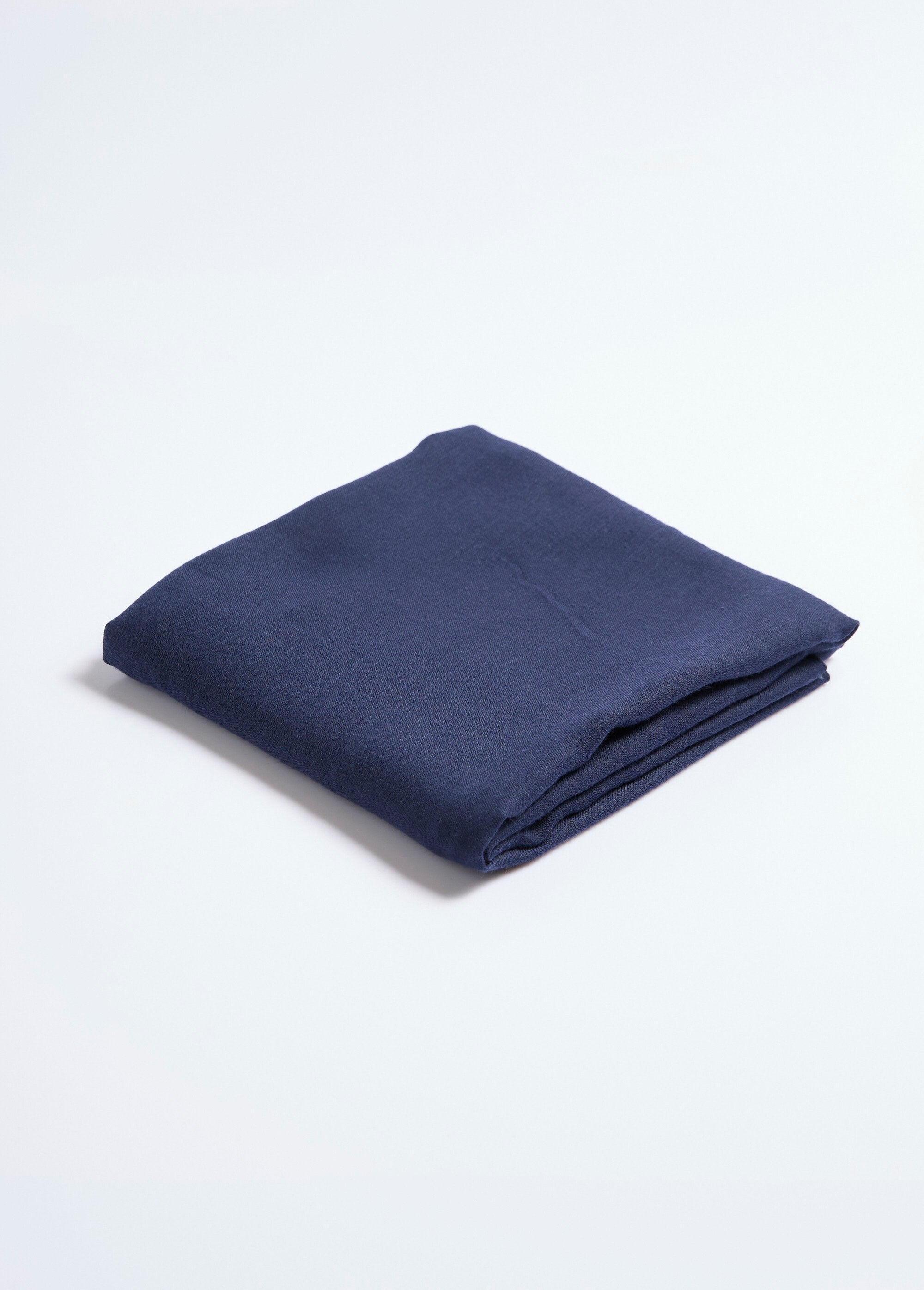 Flowing_pareo_stole_to_tie_Marine_DE1_slim