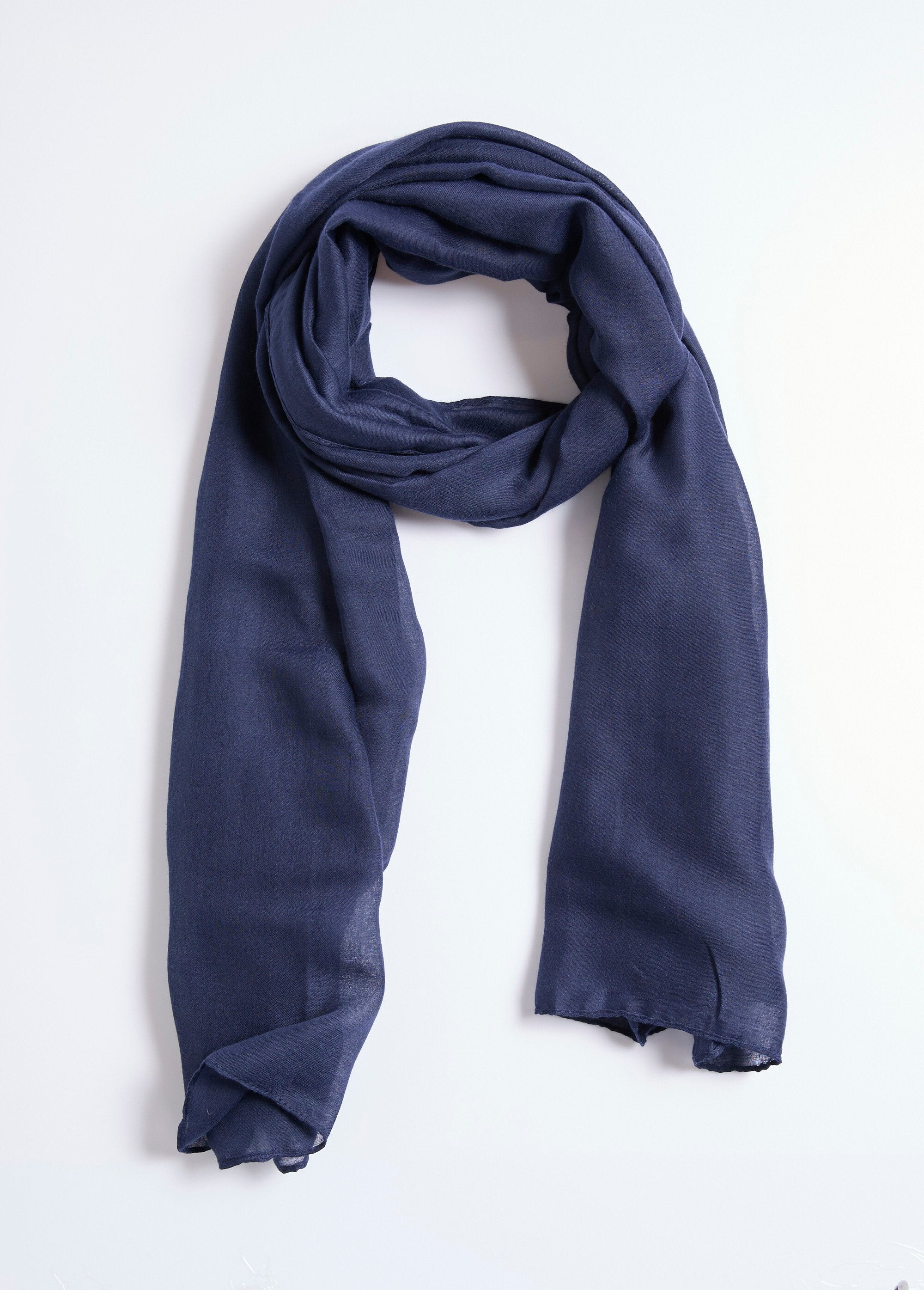 Flowing_pareo_stole_to_tie_Marine_FA1_slim
