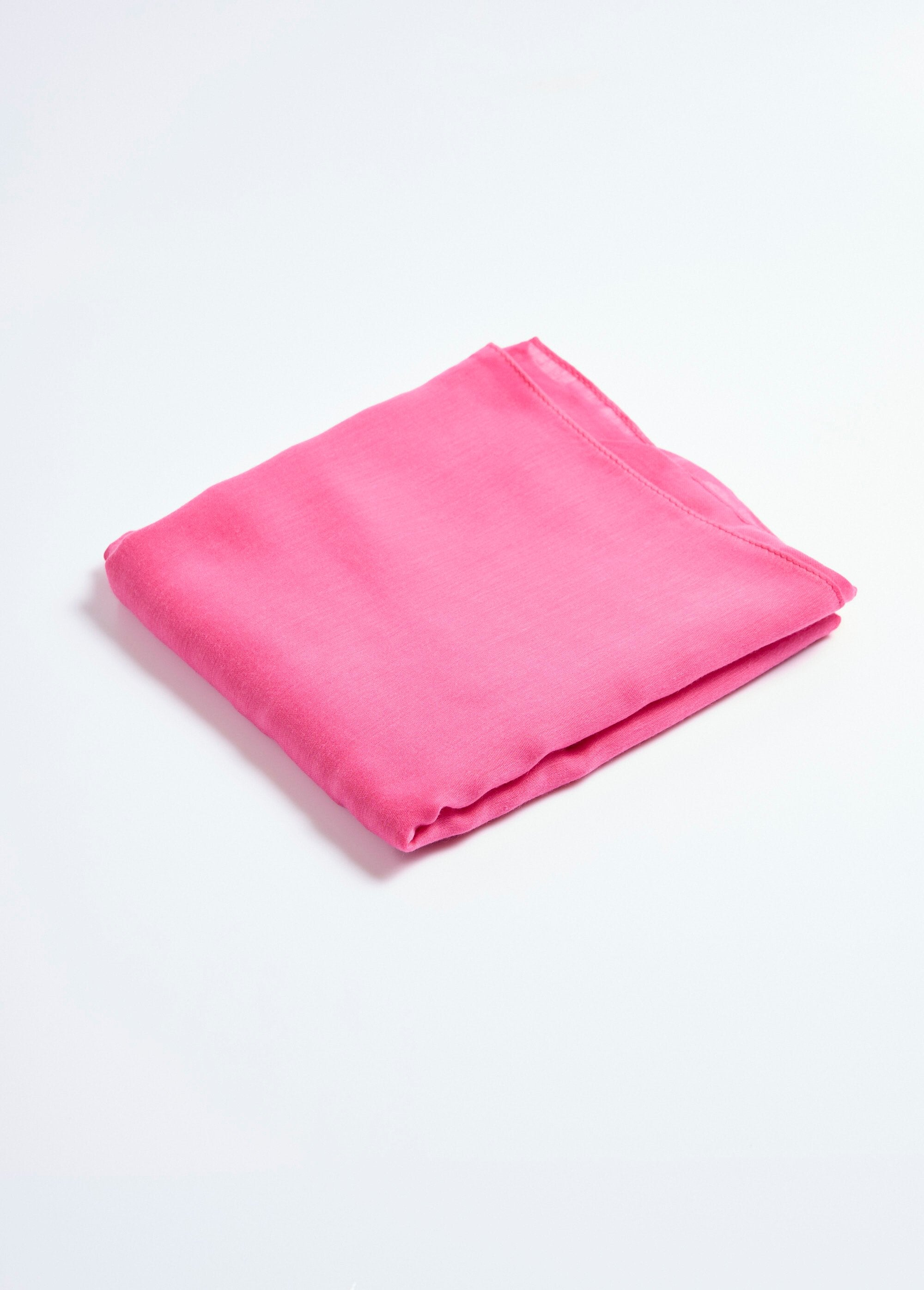 Flowing_pareo_stole_to_tie_Fuchsia_DE1_slim
