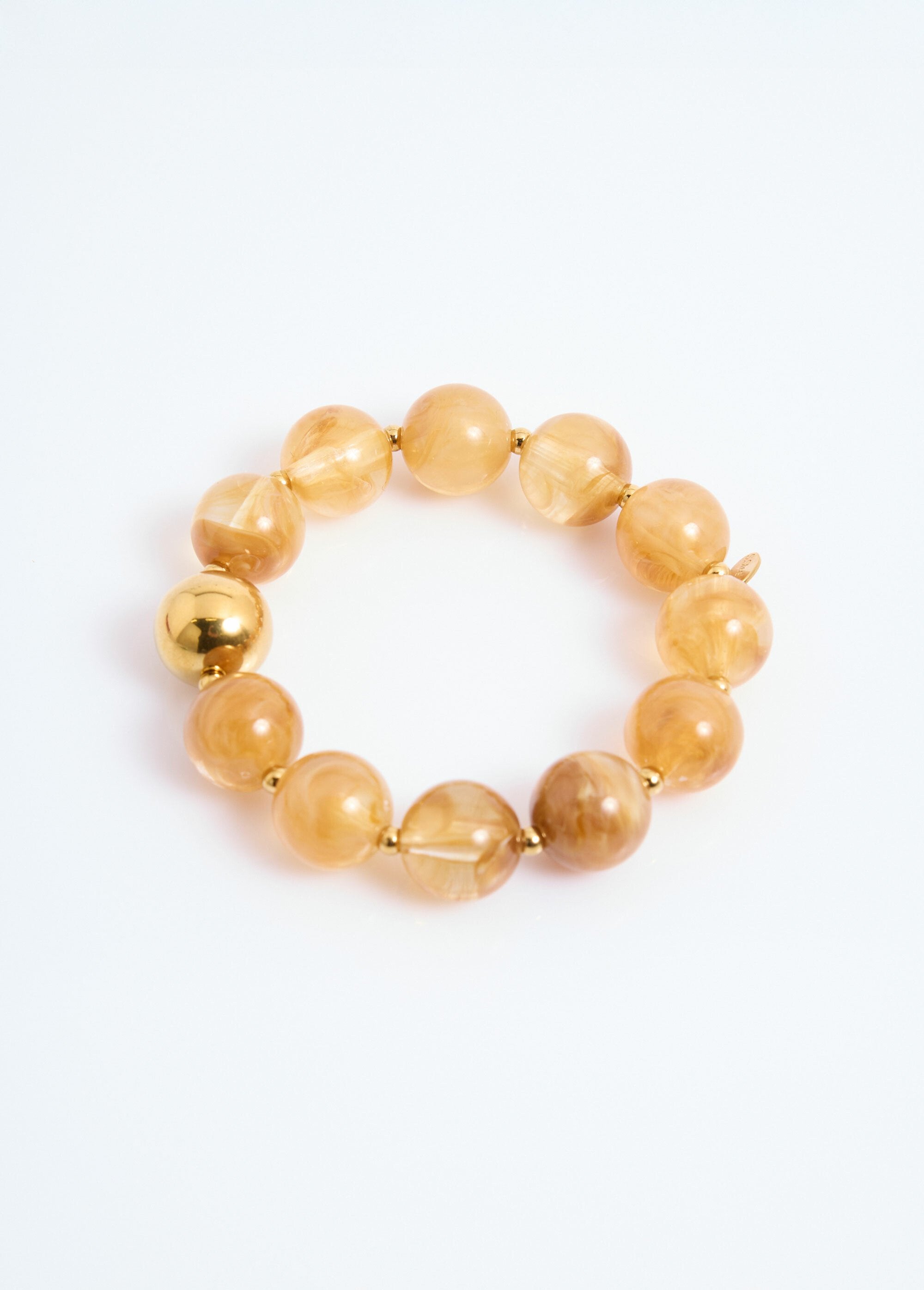 Round_resin_and_metal_bead_bracelet_camel_FA1_slim