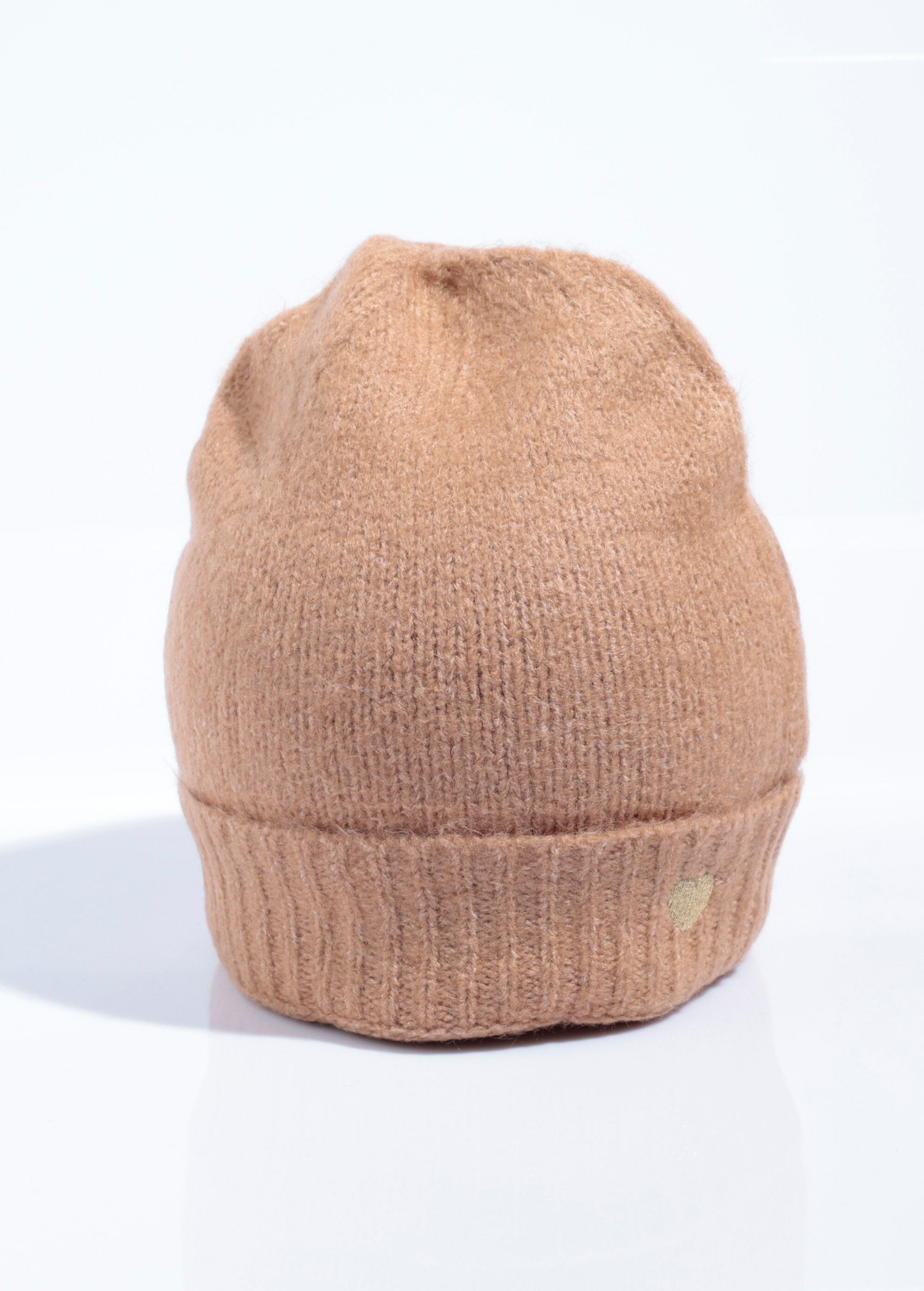 Warm_wool_hat_with_heart_embroidery_camel_FA1_slim