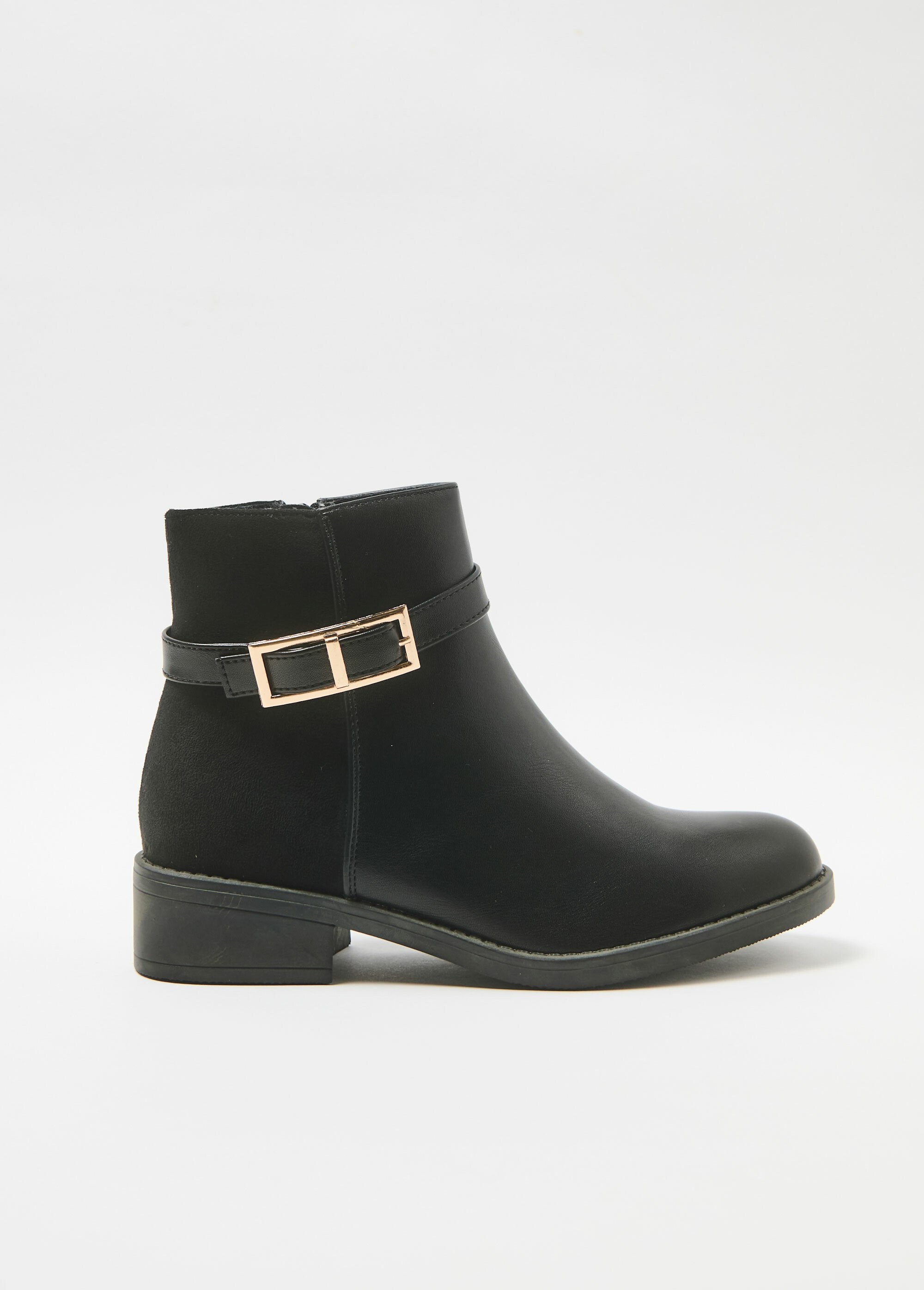 Two-material_boots_with_heel_and_buckle_Black_DR1_slim