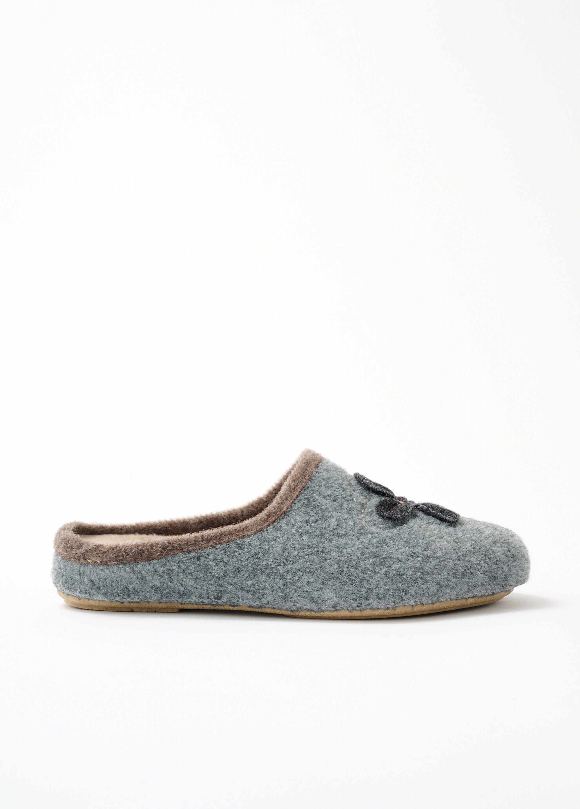 Comfort_width_wedge_mule_slippers_Gray_DR1_slim