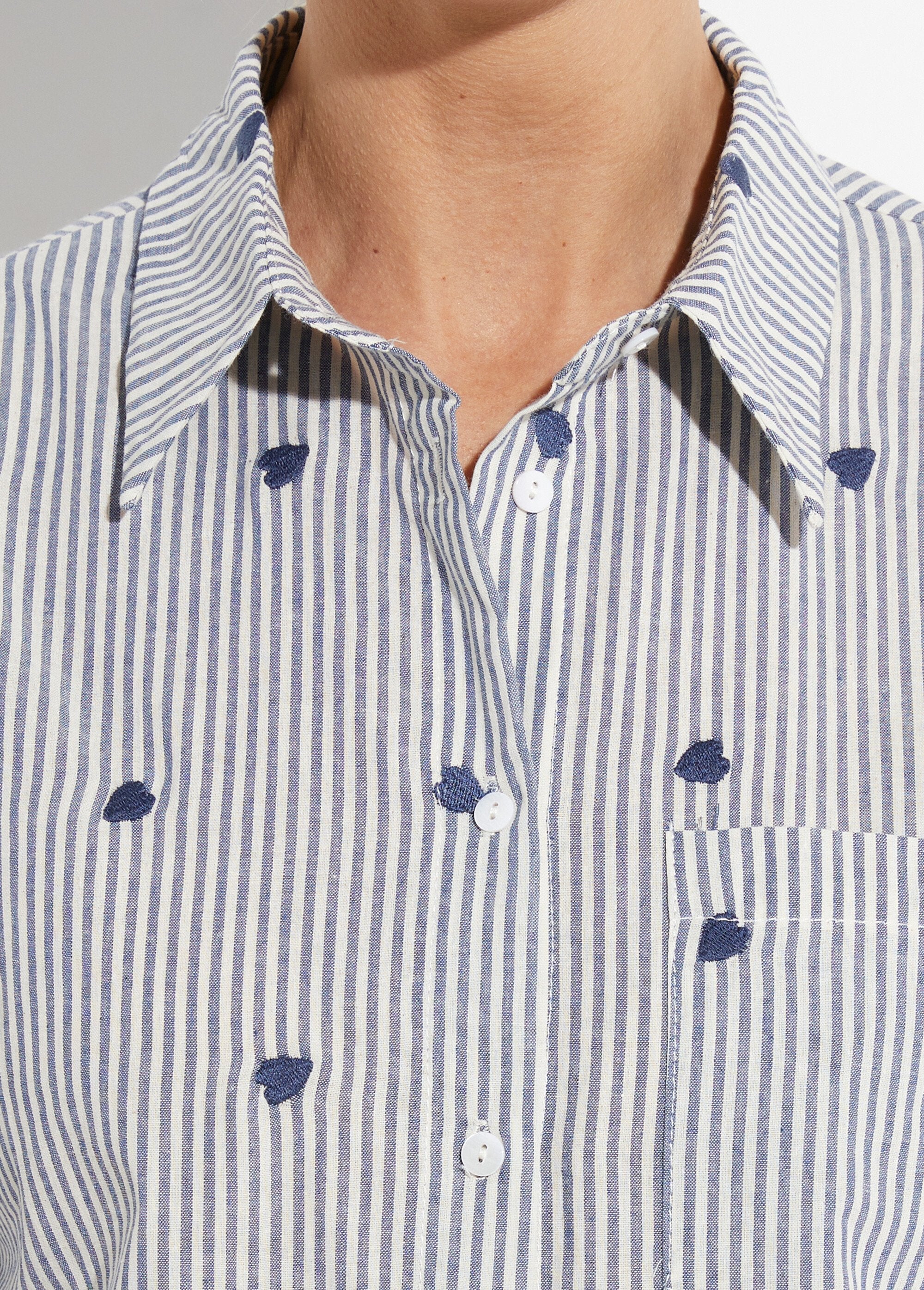 Striped_blouse_with_heart_embroidery_Blue_DE1_slim