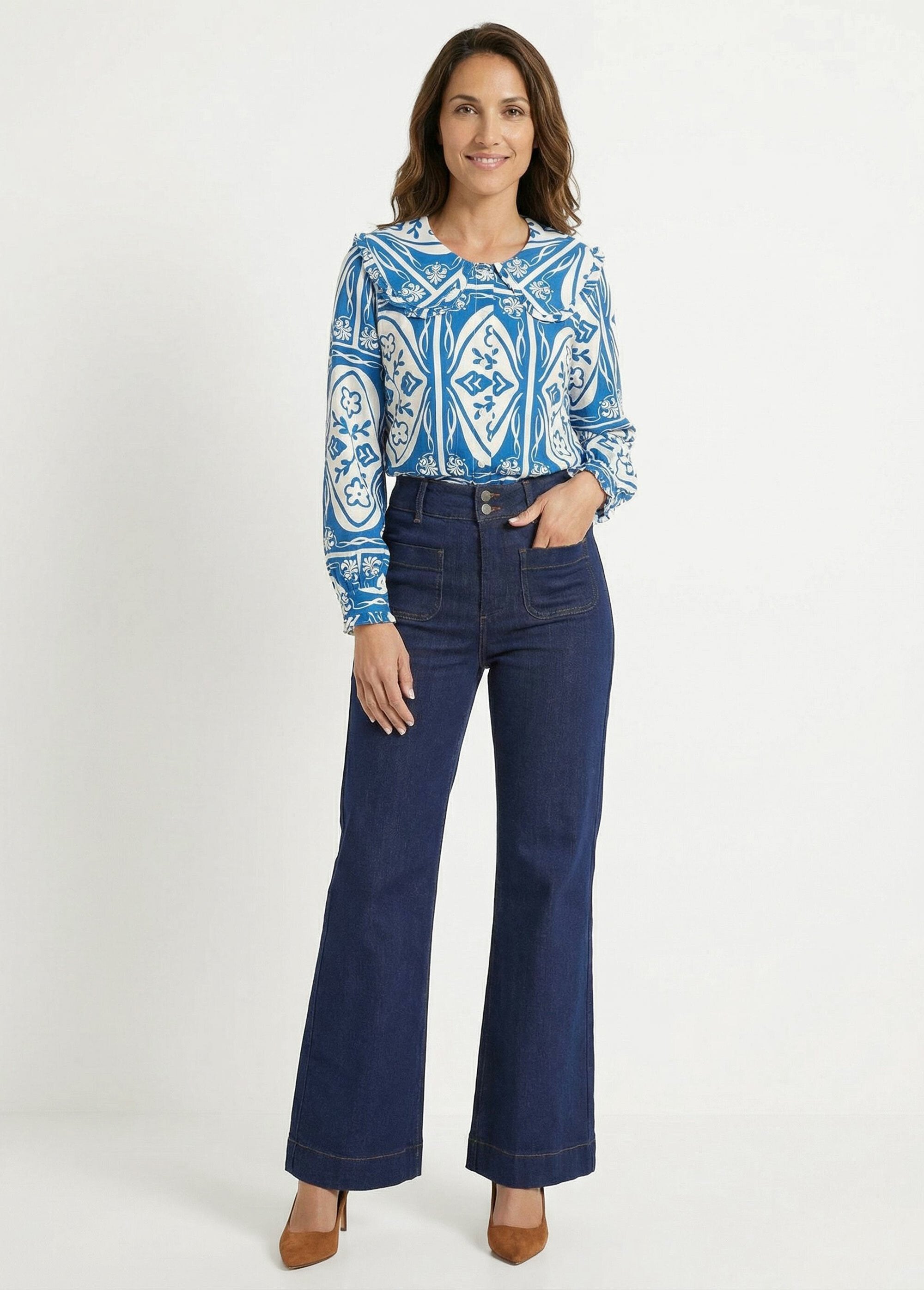 Peter_Pan_collar_blouse,_fancy_pattern_Blue_prints_SF1_slim