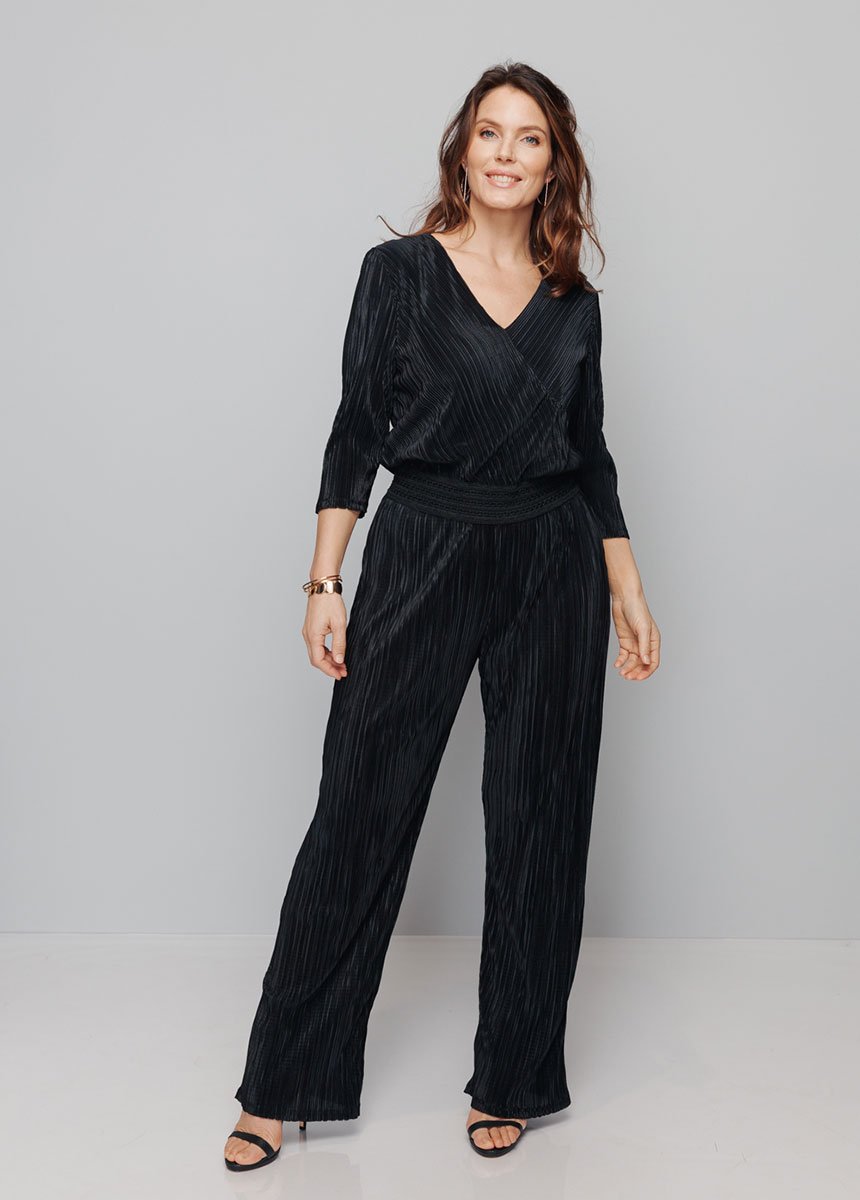 Pleated_knit_jumpsuit_Black_FA1_slim