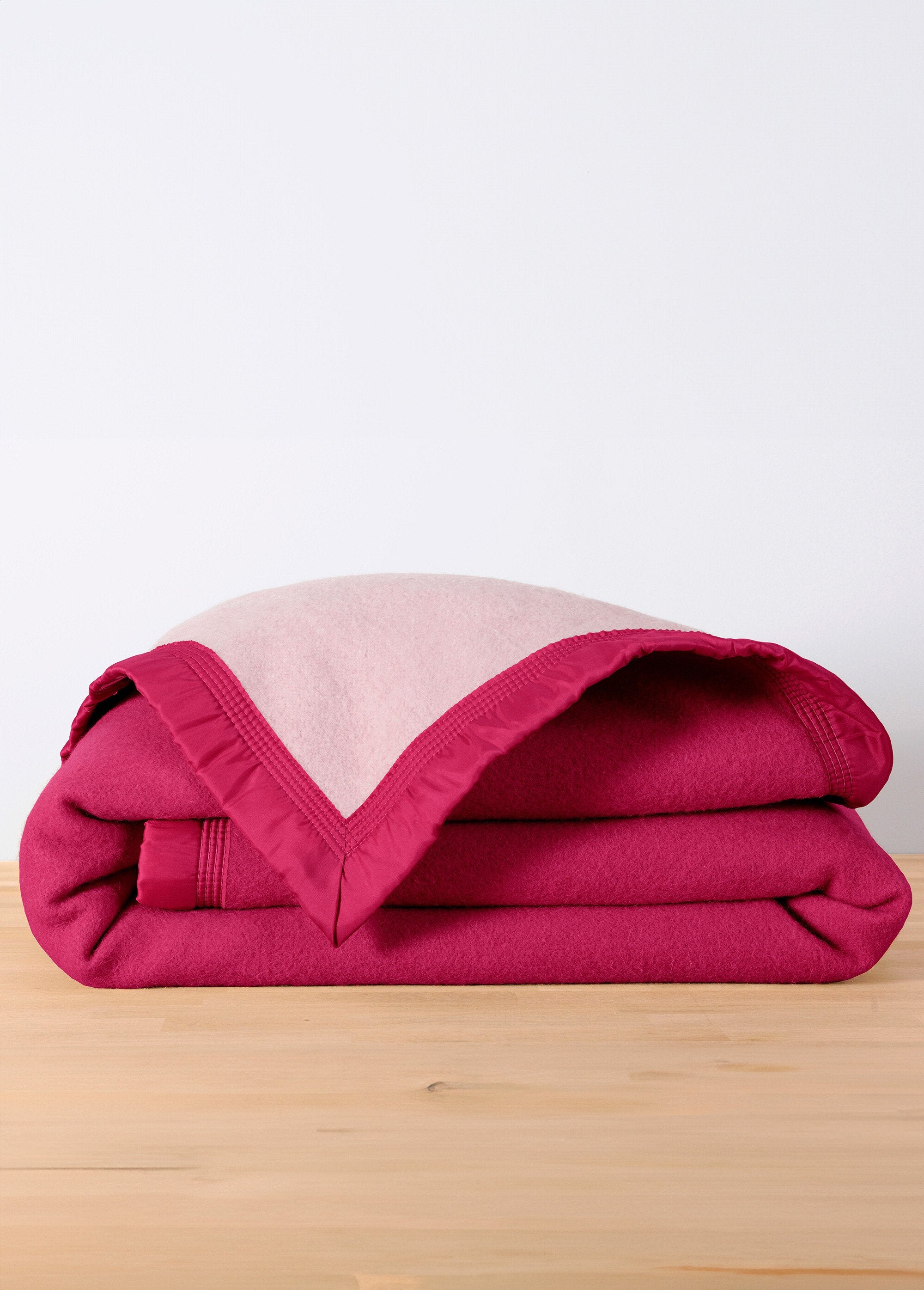Two-tone_pure_wool_blanket_600_g/m²_Raspberry_FA1_slim