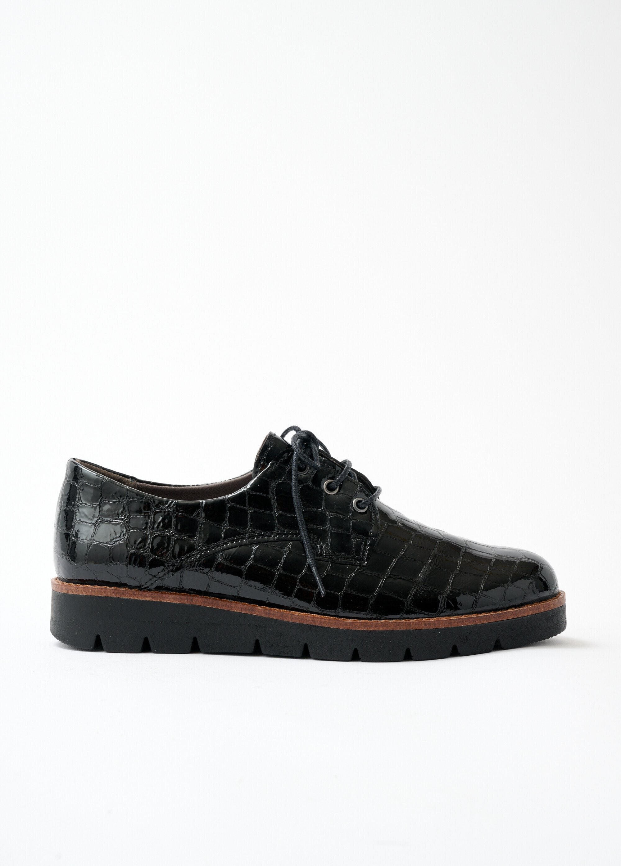 Wide_width_reptile_effect_leather_derby_Black_DR1_slim