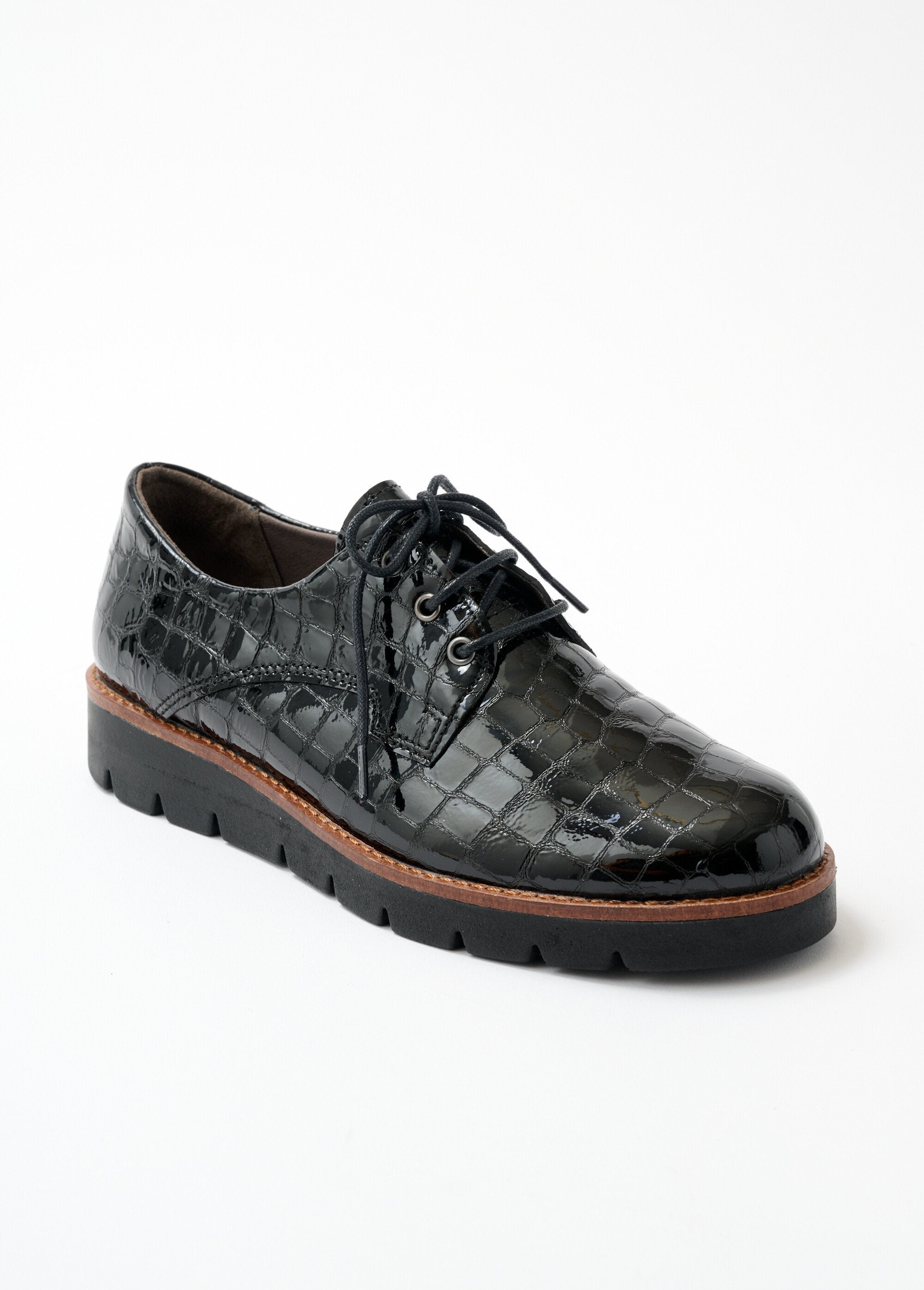 Wide_width_reptile_effect_leather_derby_Black_FA1_slim