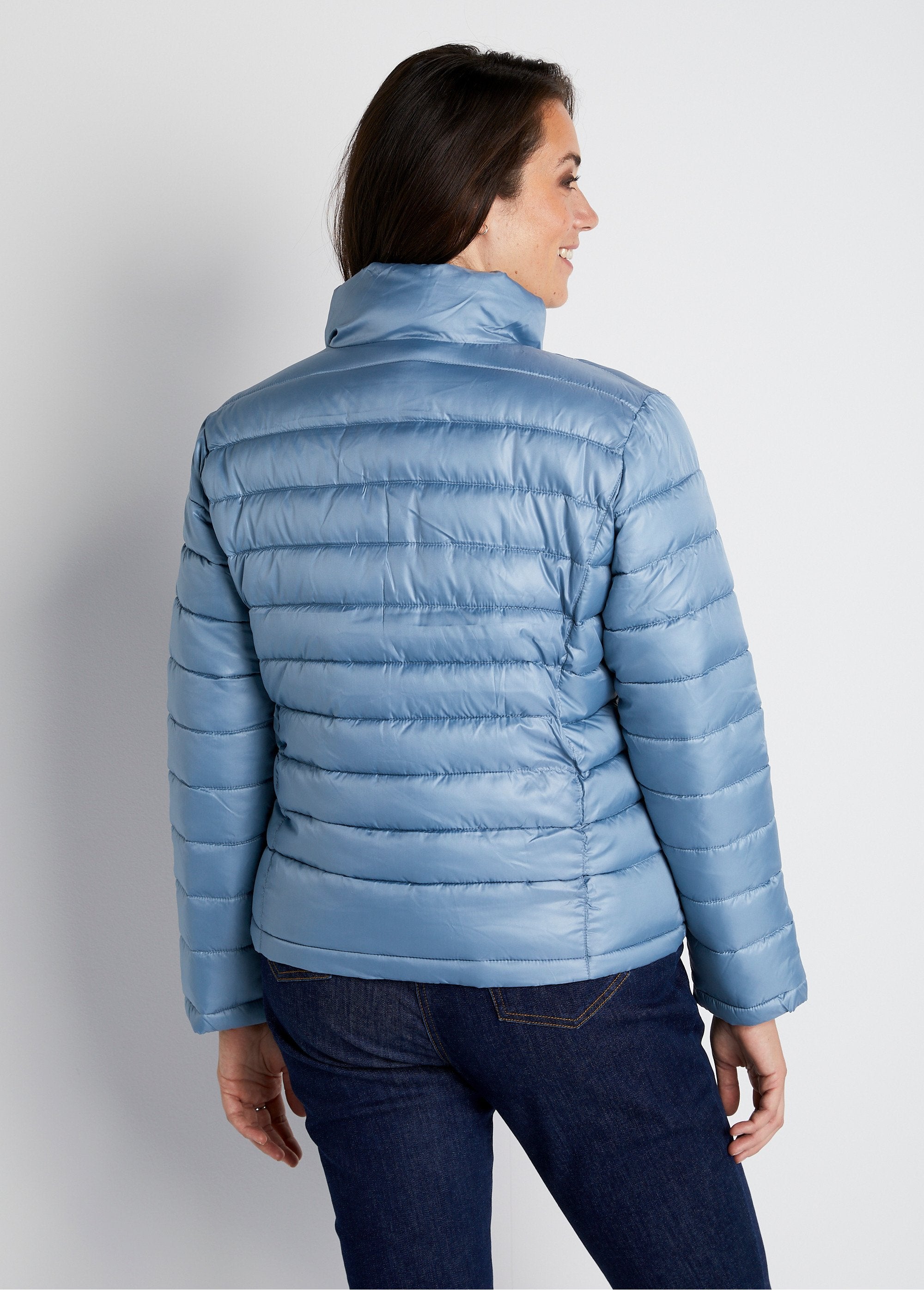 Short_zipped_down_jacket_with_long_sleeves_Ice_blue_DO1_curvy