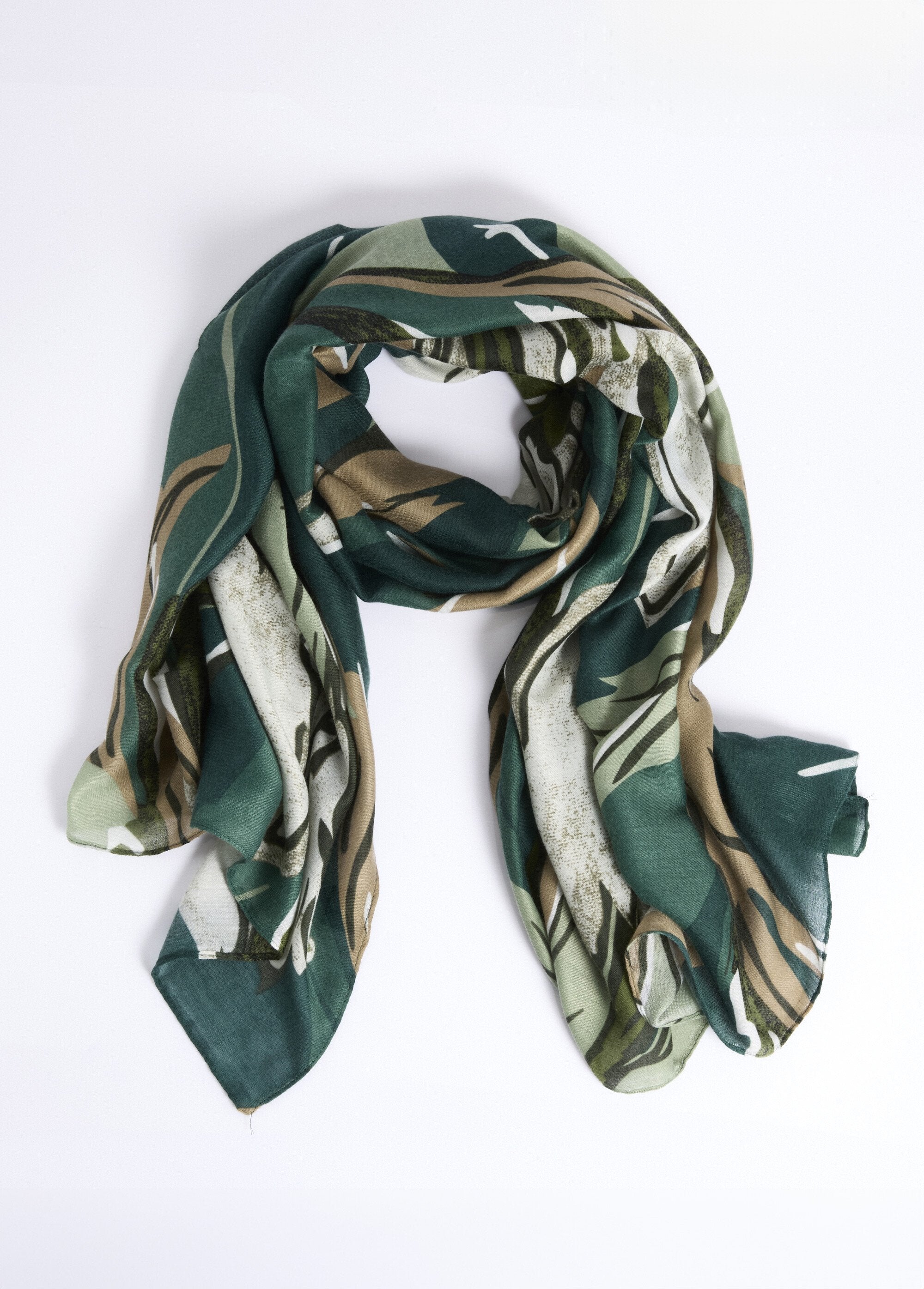 Fine_scarf_with_floral_pattern_in_monochrome_Green_FA1_slim