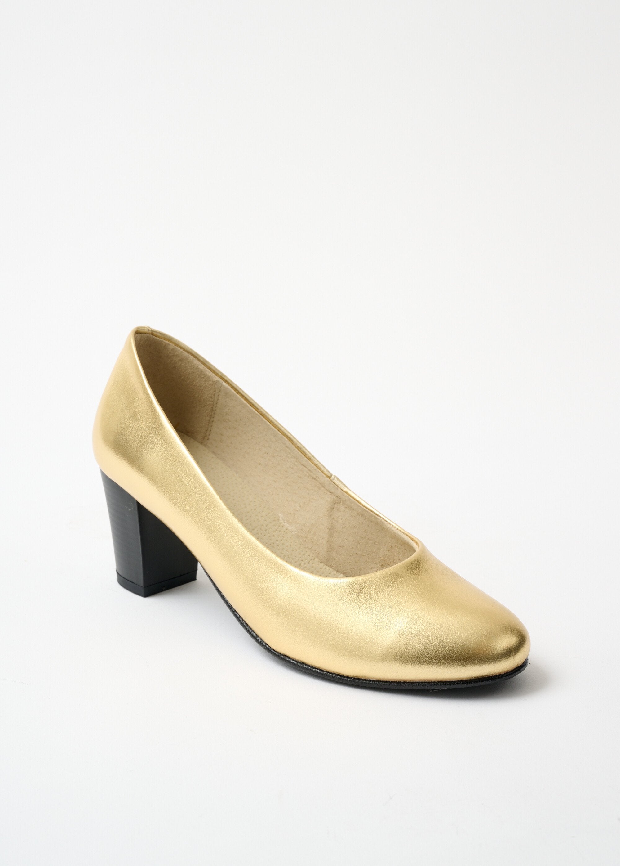 Comfortable_wide_leather_pump_with_round_toe_Golden_FA1_slim