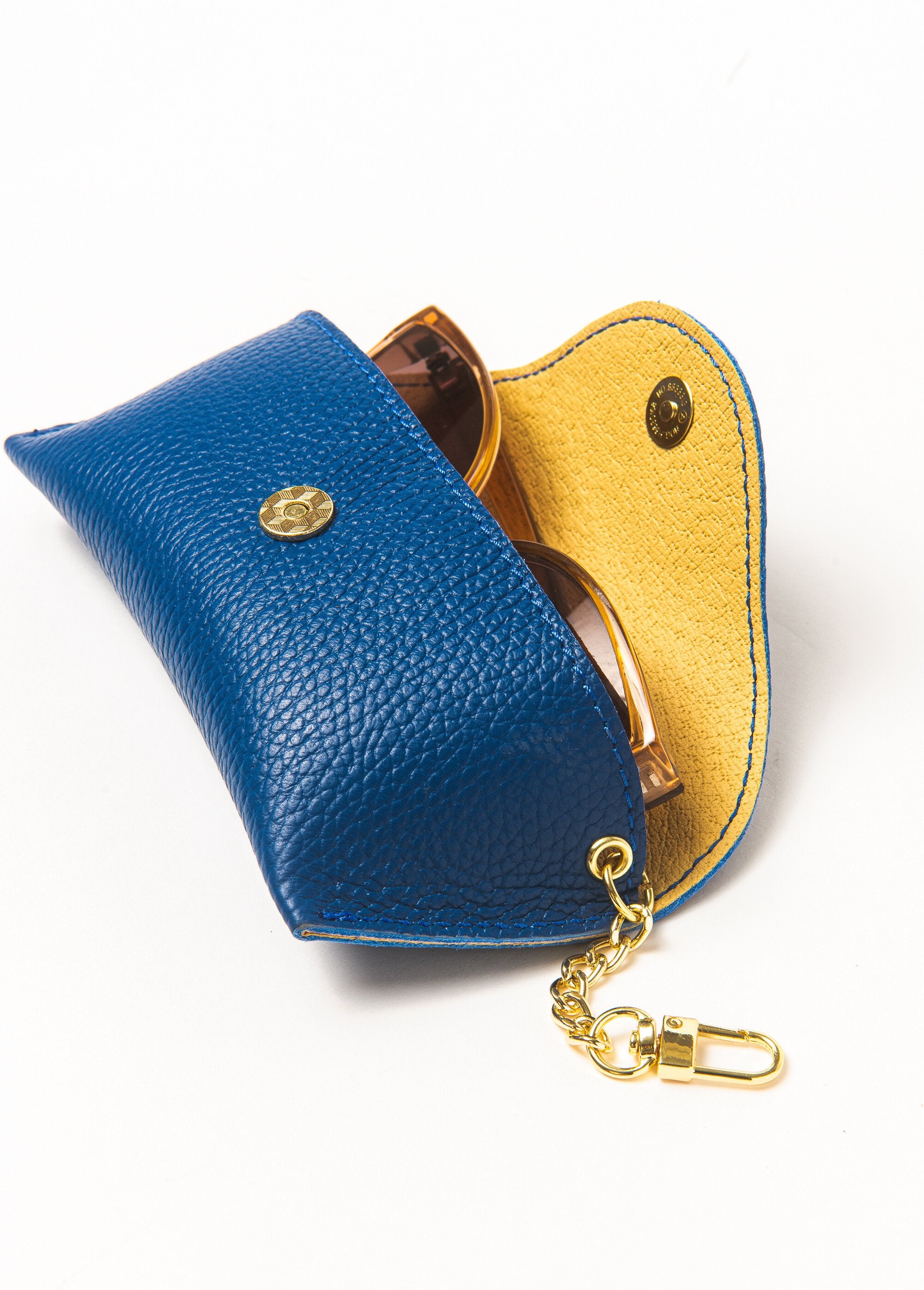 Colored_glasses_case_with_chain_Bleu_DE1_slim