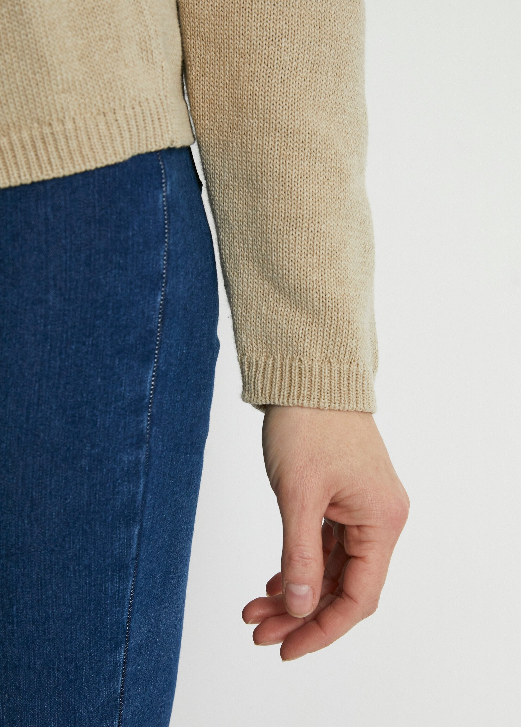 Edge-to-edge_waistcoat_with_tie_String_DE3_slim