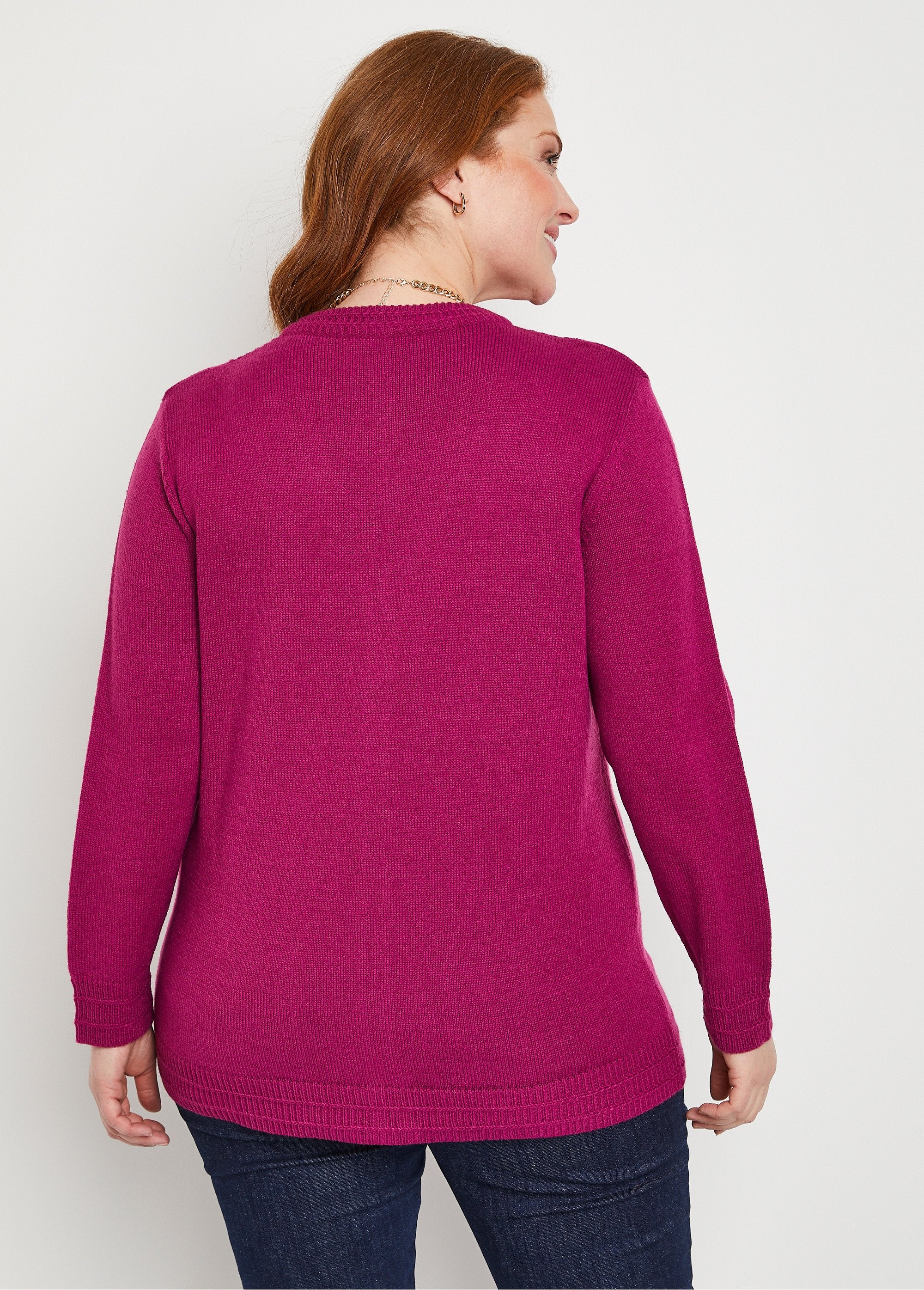 Long-sleeved_buttoned_cardigan_Cassis_DO1_curvy