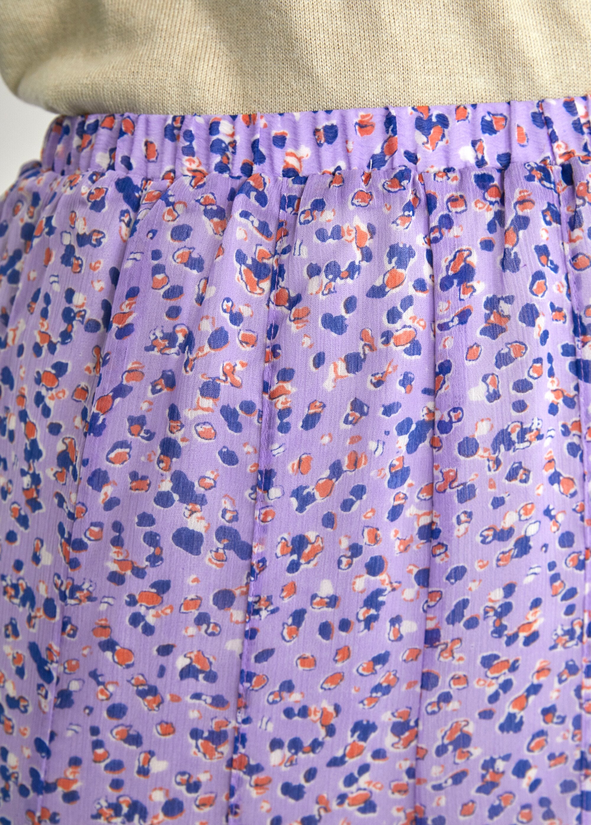 Mid-length_printed_voile_flared_skirt_Lilac_and_blue_DE2_slim