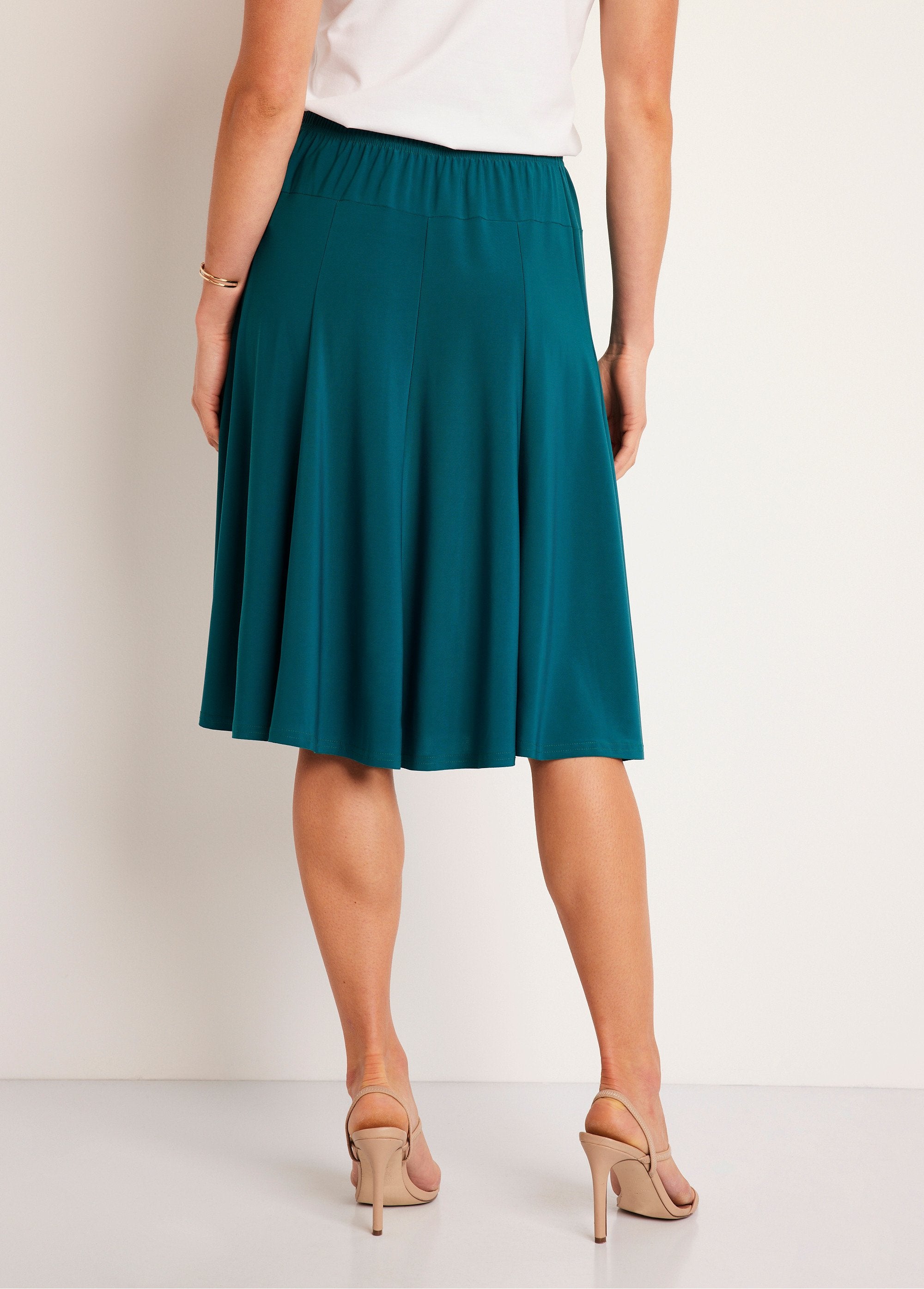 Mid-length_flared_knit_skirt_Green_DO1_slim