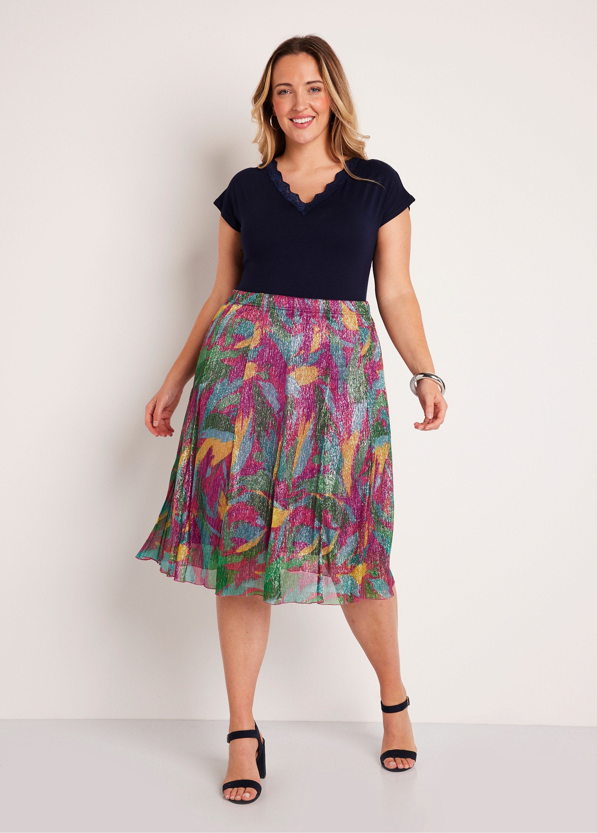 Wide_shiny_printed_mid-length_skirt_Fuchsia_and_green_SF1_curvy