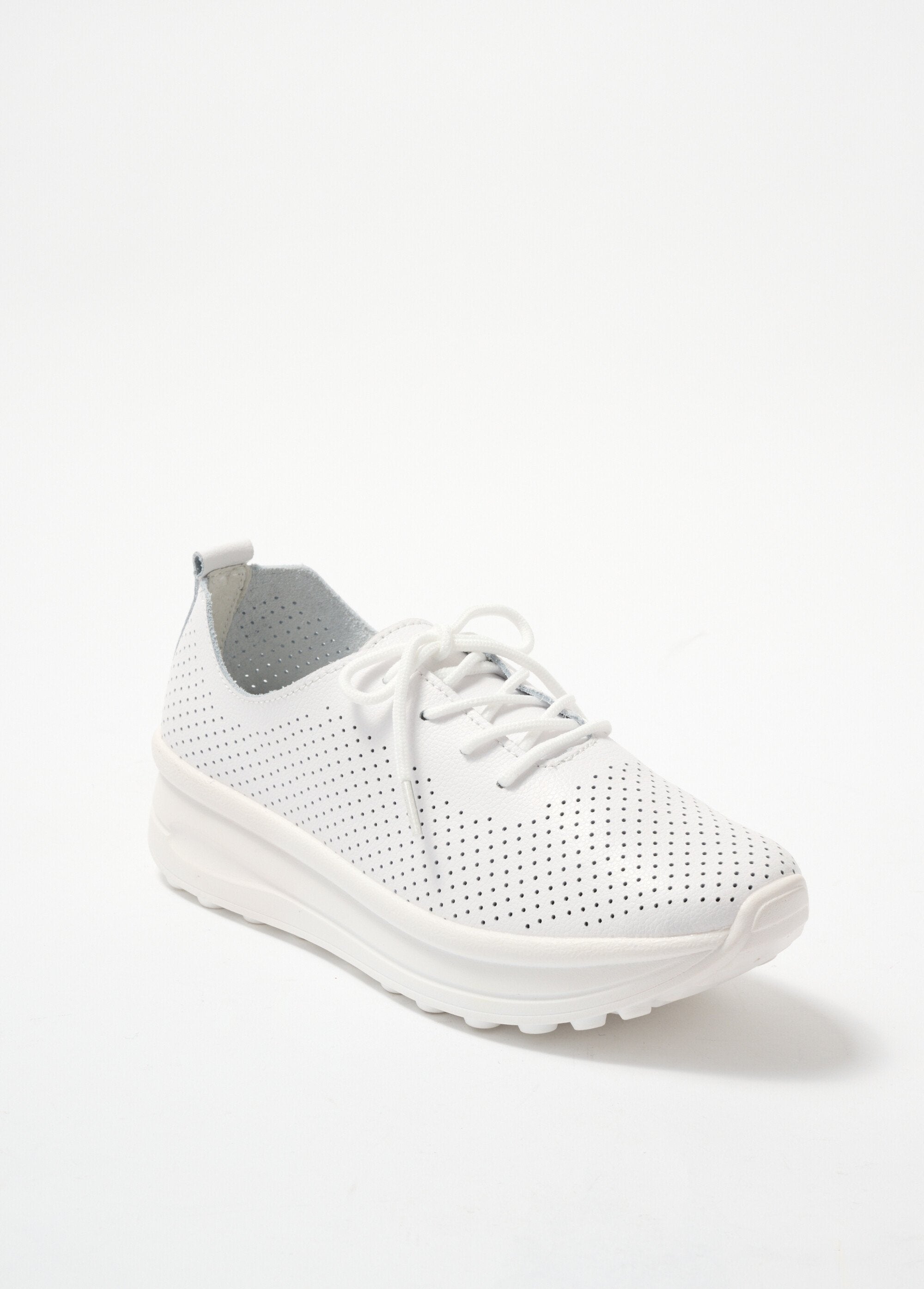 Basket_en_cuir_perforé_Blanc_FA1_slim