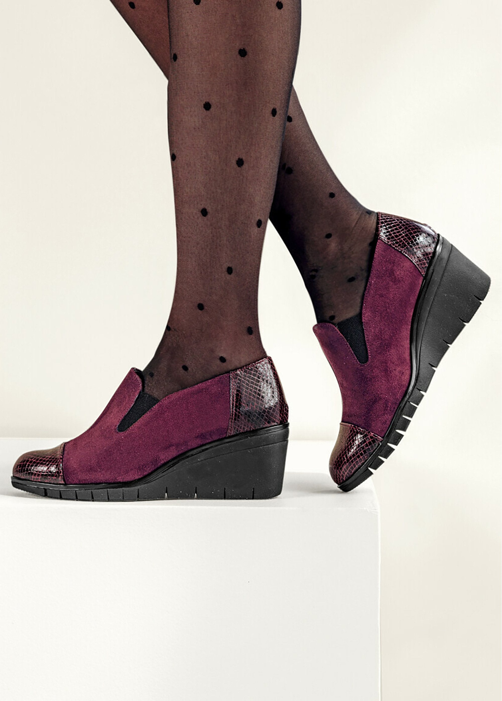 Elasticated_comfort_width_wedge_moccasins_Bordeaux_SF1_slim