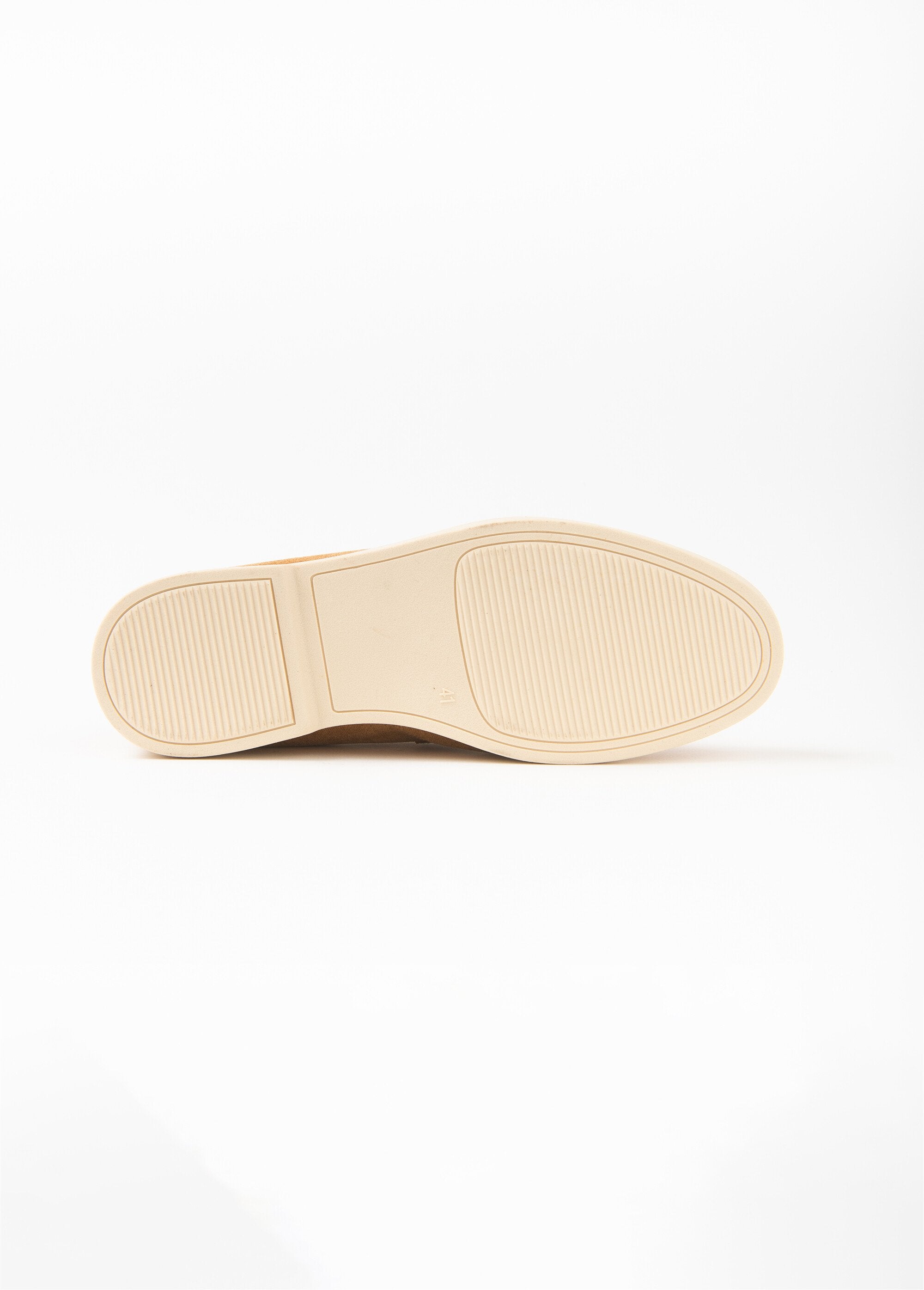 Men's_moccasins_with_contrasting_soles_Beige_UN1_slim